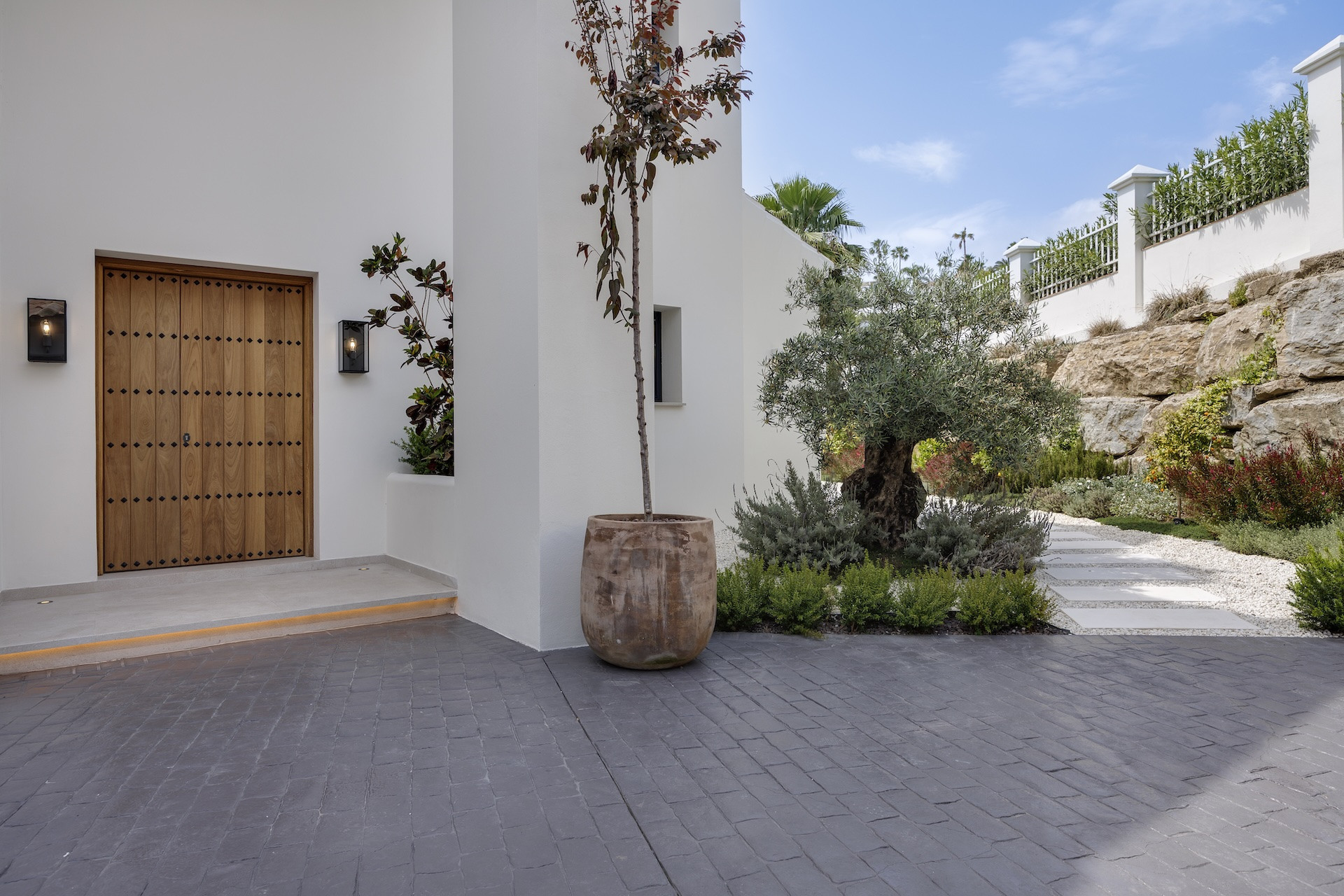 Image of Villa - 4 Bedrooms - 4 Bathrooms for Sale in Malaga-Benahavis-Spain, Image 5