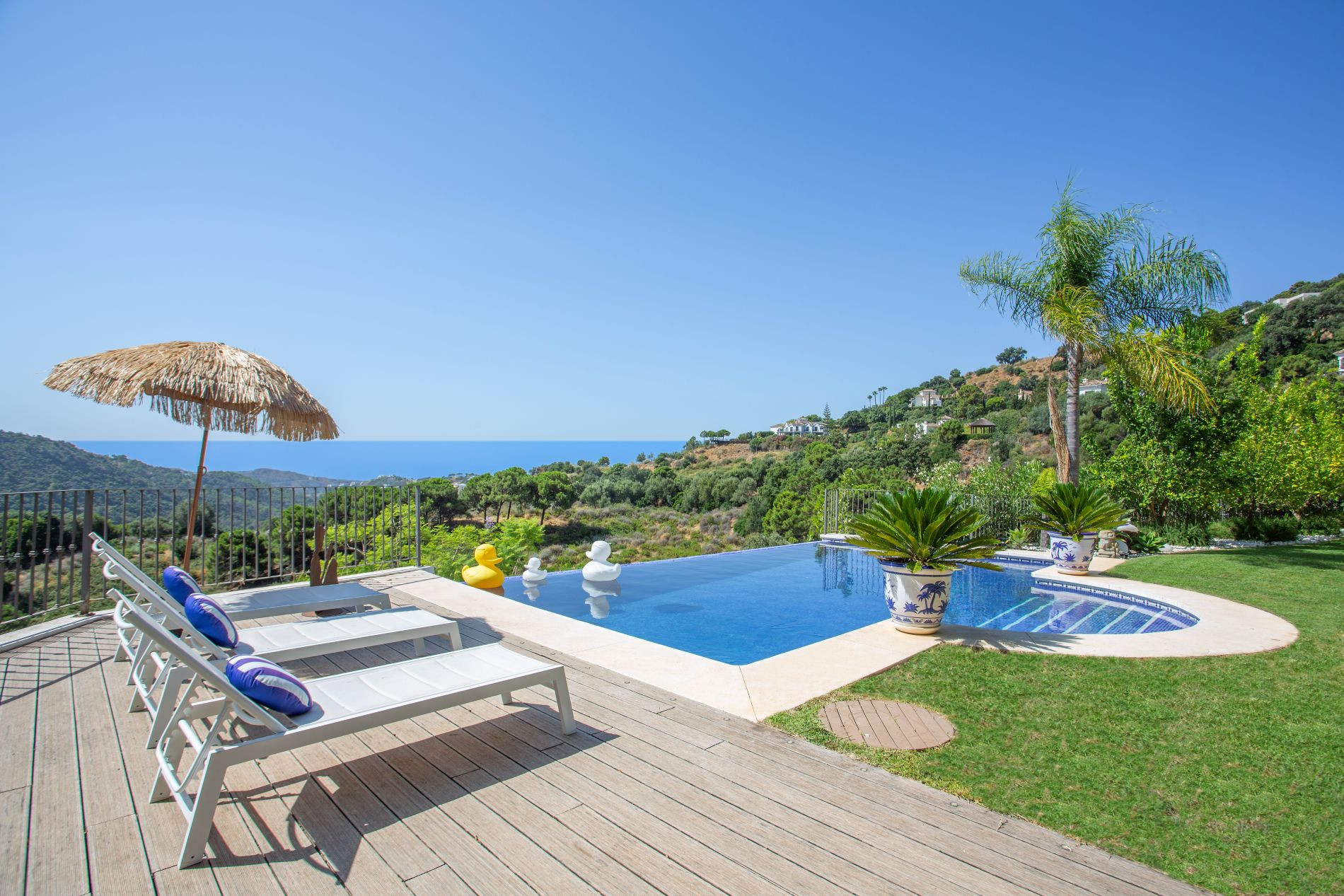 Image of Villa - 5 Bedrooms - 4 Bathrooms for Sale in Malaga-Benahavis-Spain, Image 4