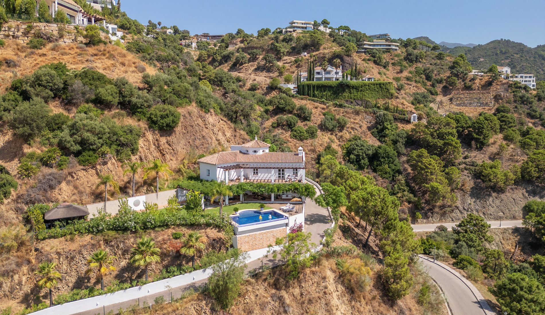  Image of Villa - 5 Bedrooms - 4 Bathrooms for sale in Malaga-Benahavis-Spain, Image 19