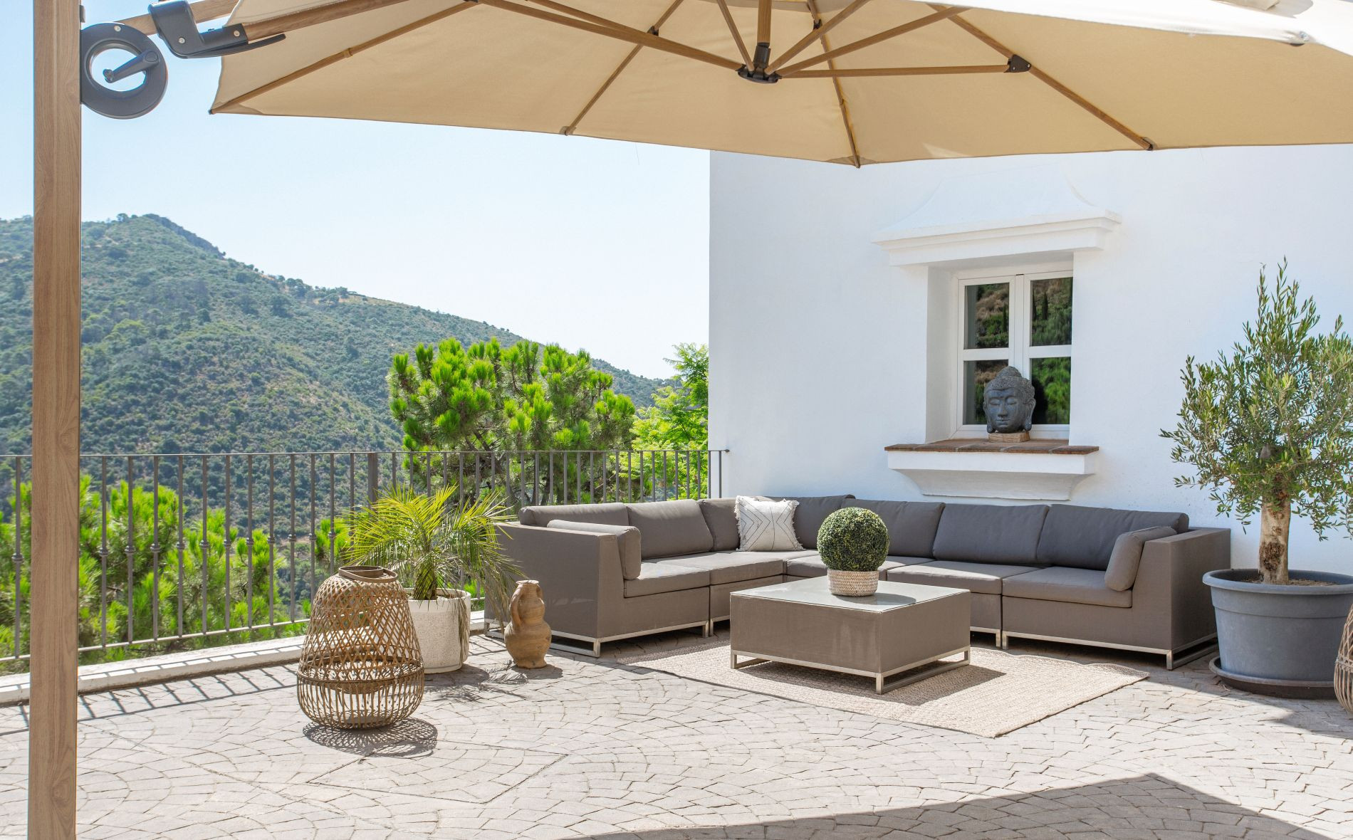  Image of Villa - 5 Bedrooms - 4 Bathrooms for sale in Malaga-Benahavis-Spain, Image 17