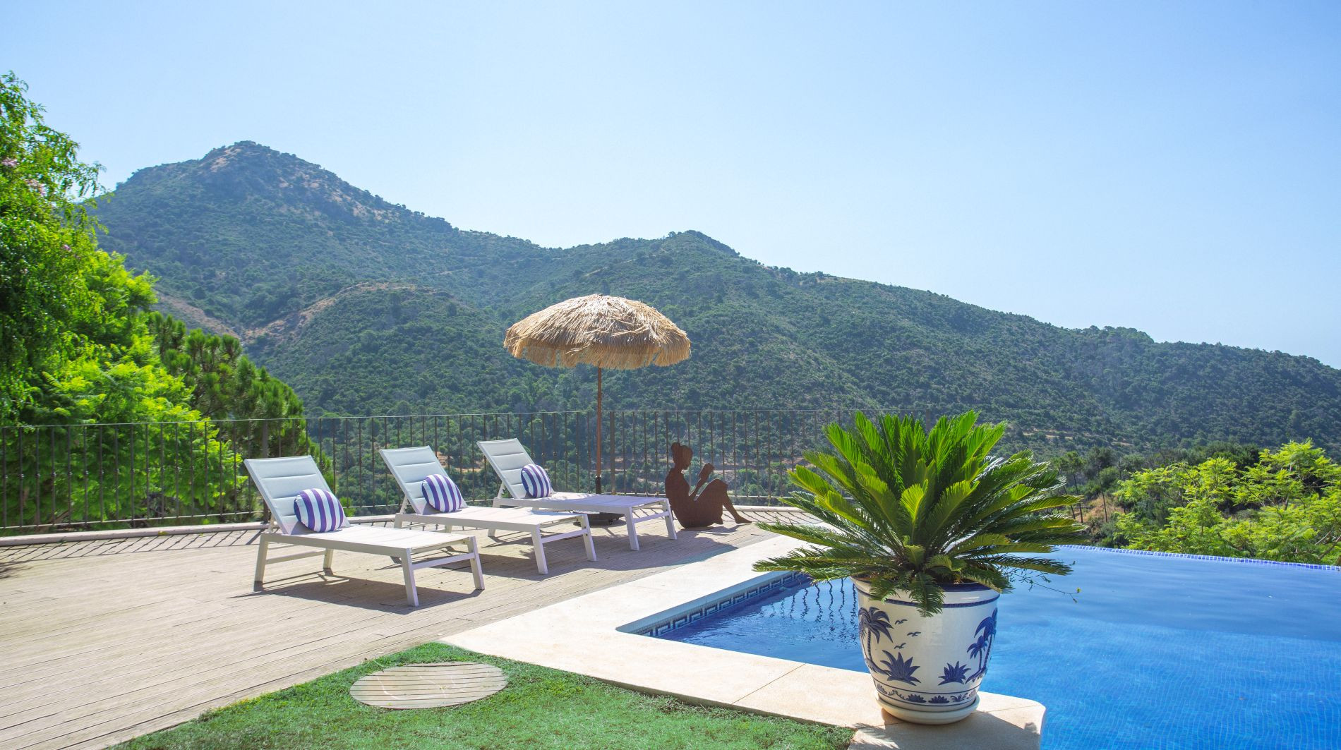  Image of Villa - 5 Bedrooms - 4 Bathrooms for sale in Malaga-Benahavis-Spain, Image 7