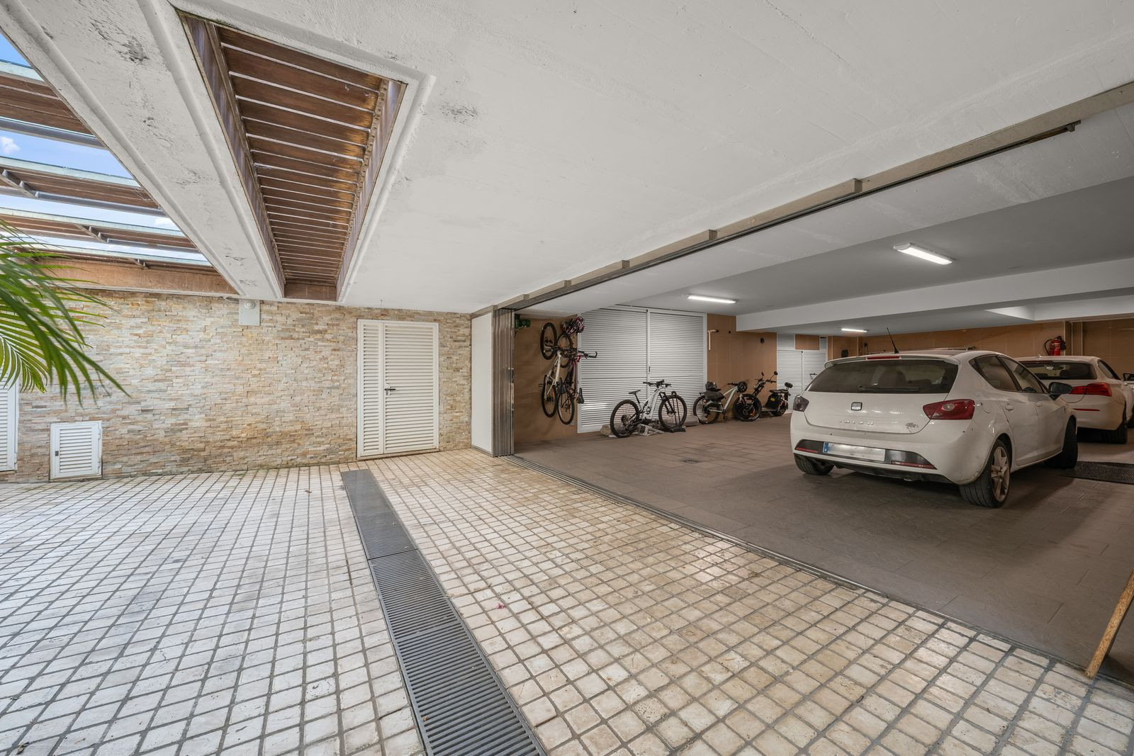  Image of Villa - 7 Bedrooms - 5 Bathrooms for sale in Malaga-Marbella-Spain, Image 28