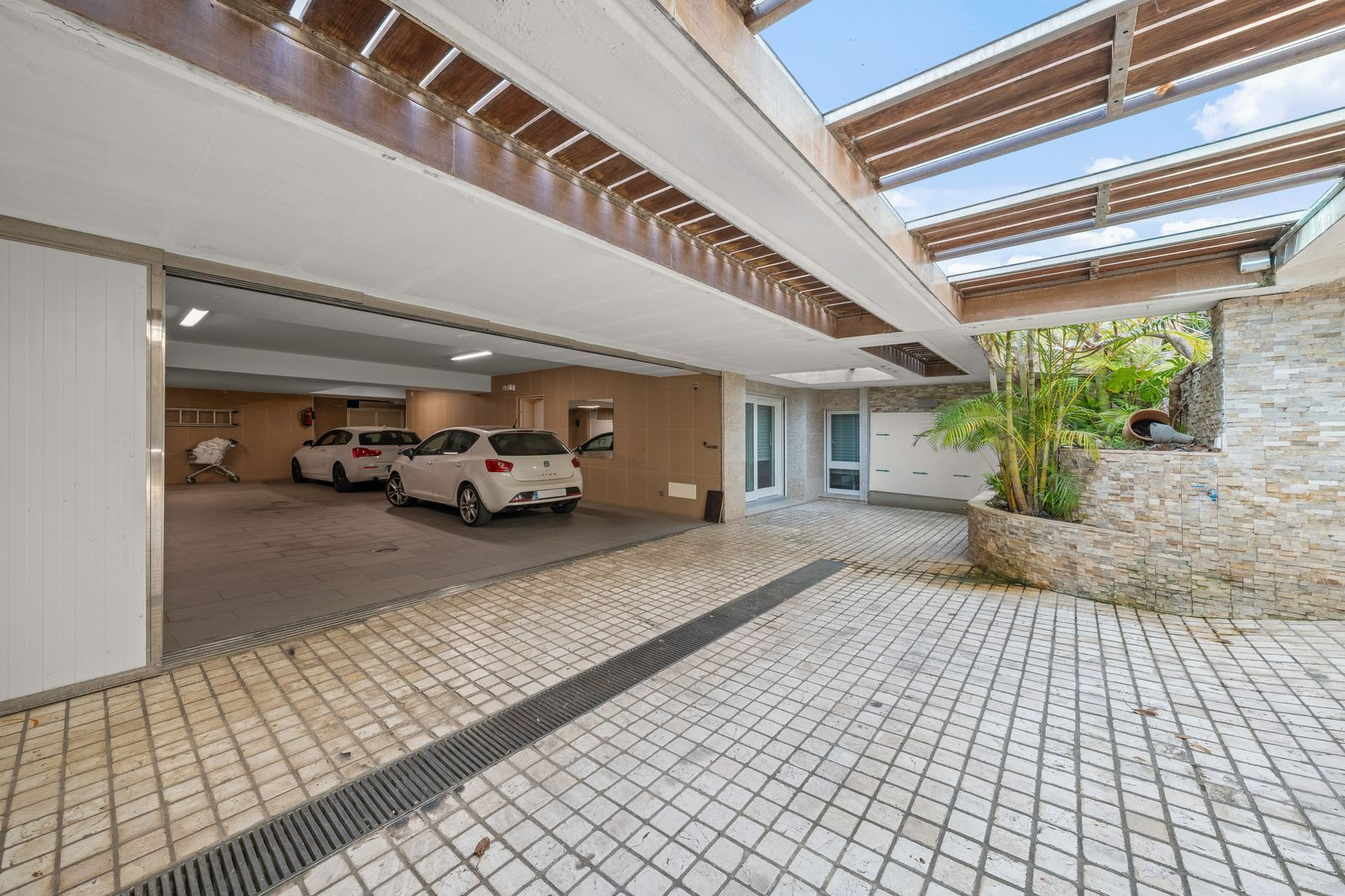  Image of Villa - 7 Bedrooms - 5 Bathrooms for sale in Malaga-Marbella-Spain, Image 29