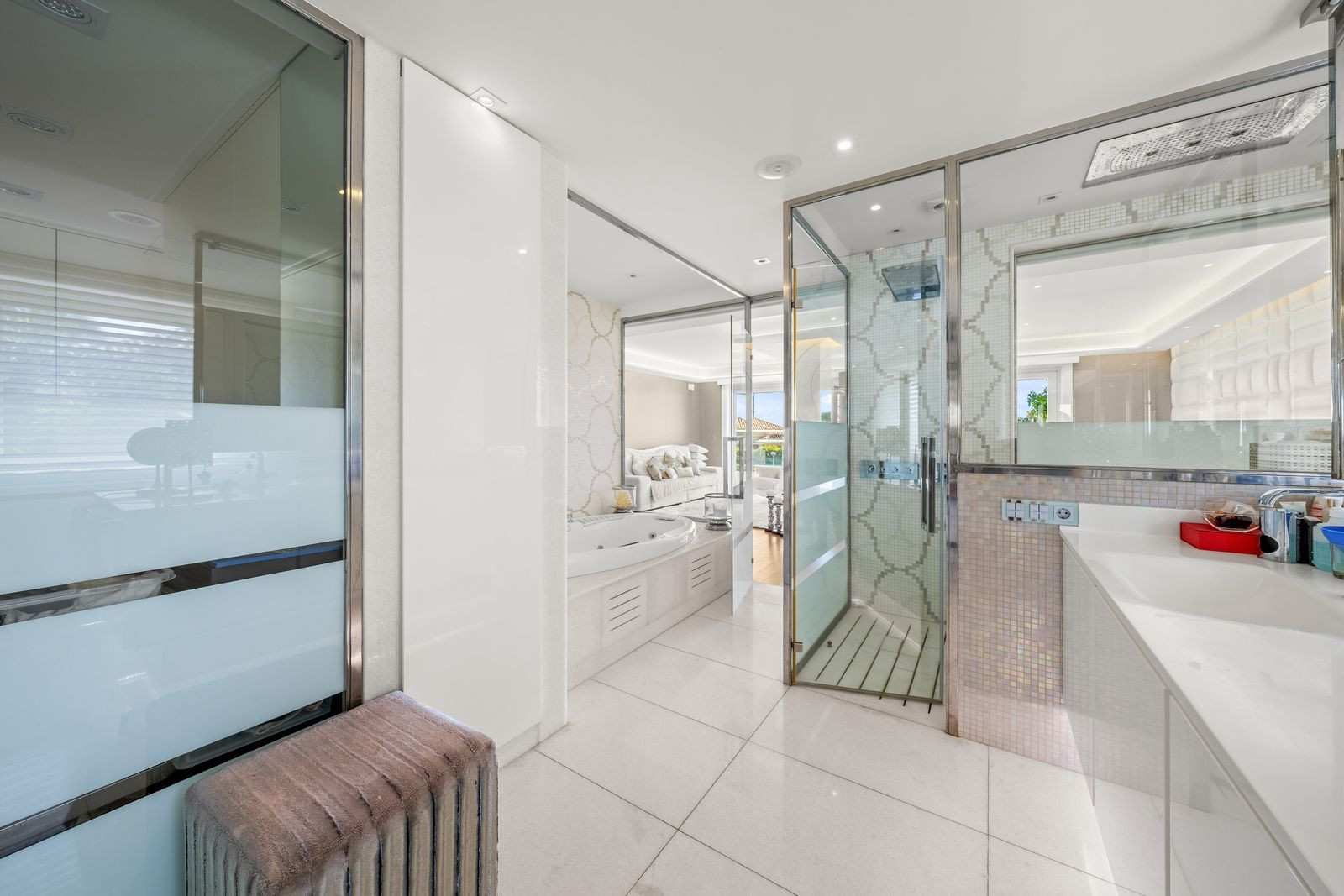  Image of Villa - 7 Bedrooms - 5 Bathrooms for sale in Malaga-Marbella-Spain, Image 20