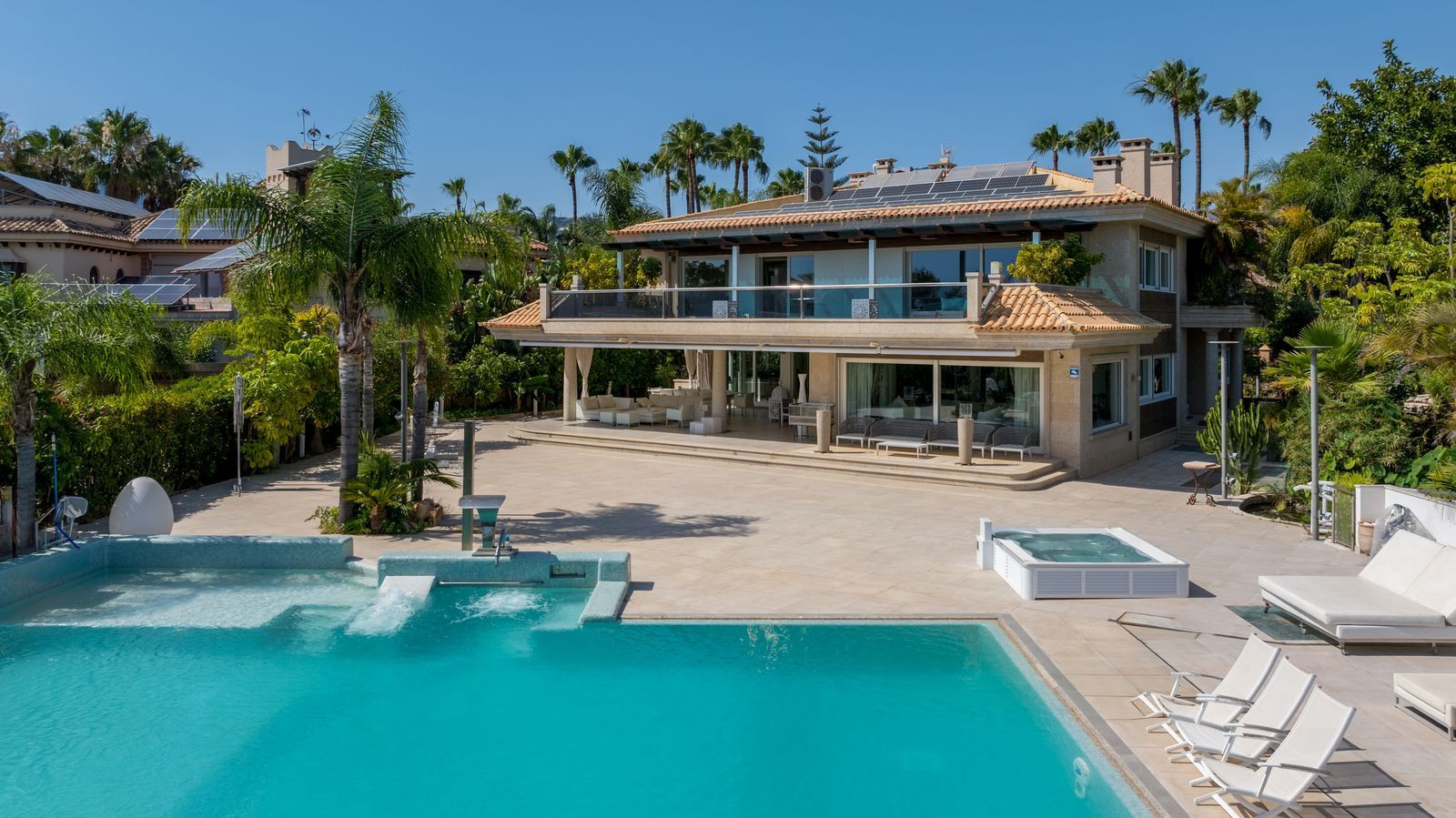 Image of Villa - 7 Bedrooms - 5 Bathrooms for Sale in Malaga-Marbella-Spain, Image 1