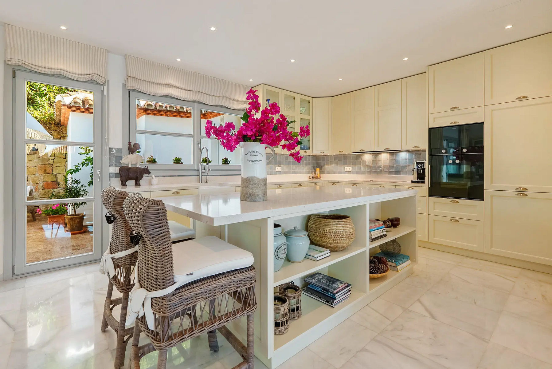  Image of Villa - 4 Bedrooms - 3 Bathrooms for sale in Malaga-Marbella-Spain, Image 23
