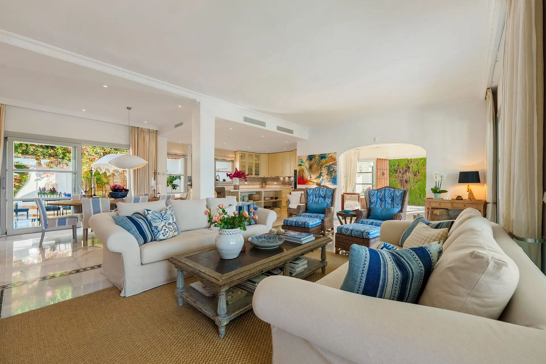  Image of Villa - 4 Bedrooms - 3 Bathrooms for sale in Malaga-Marbella-Spain, Image 9