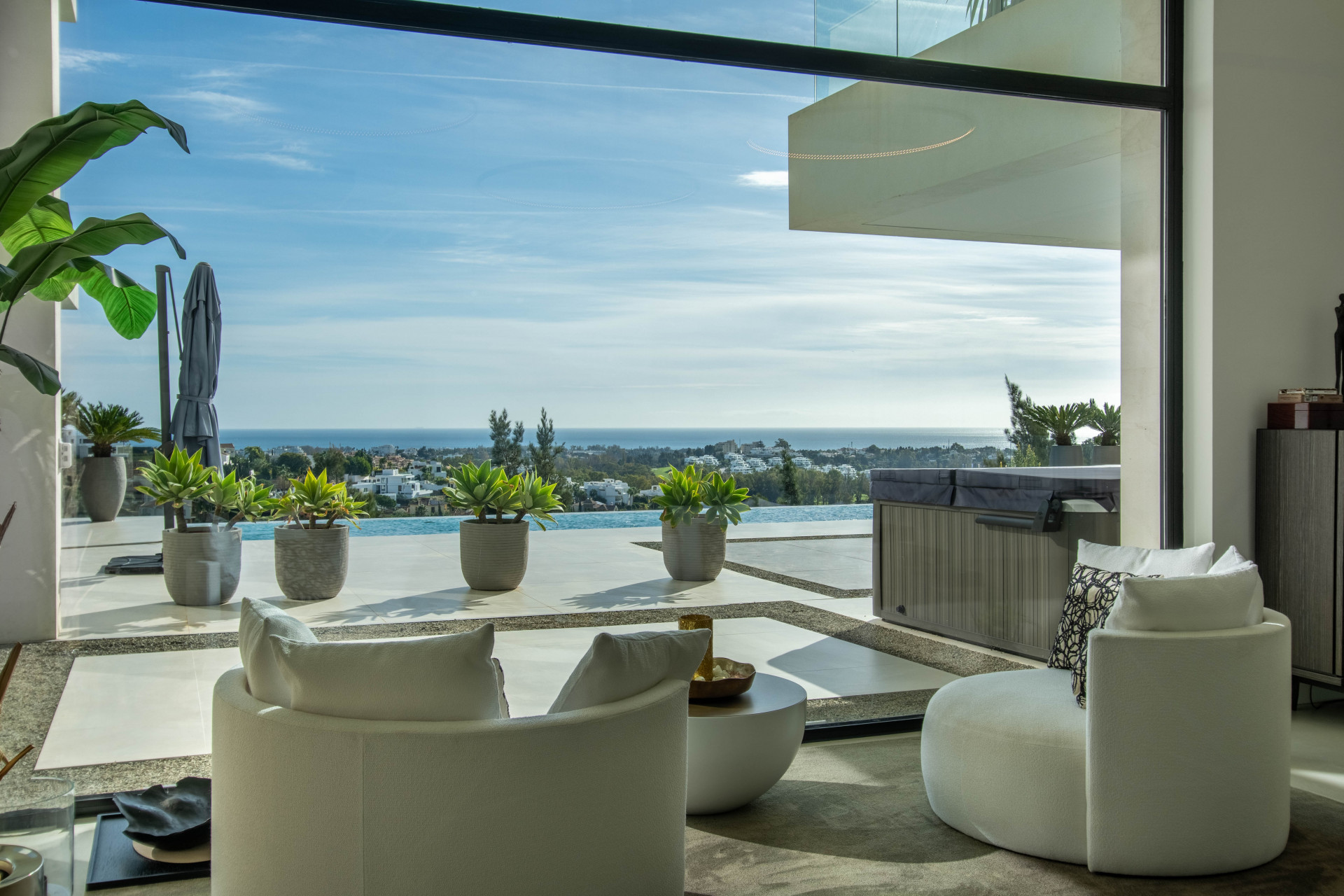 Image of Villa - 5 Bedrooms - 6 Bathrooms for Sale in Malaga-Benahavis-Spain, Image 4