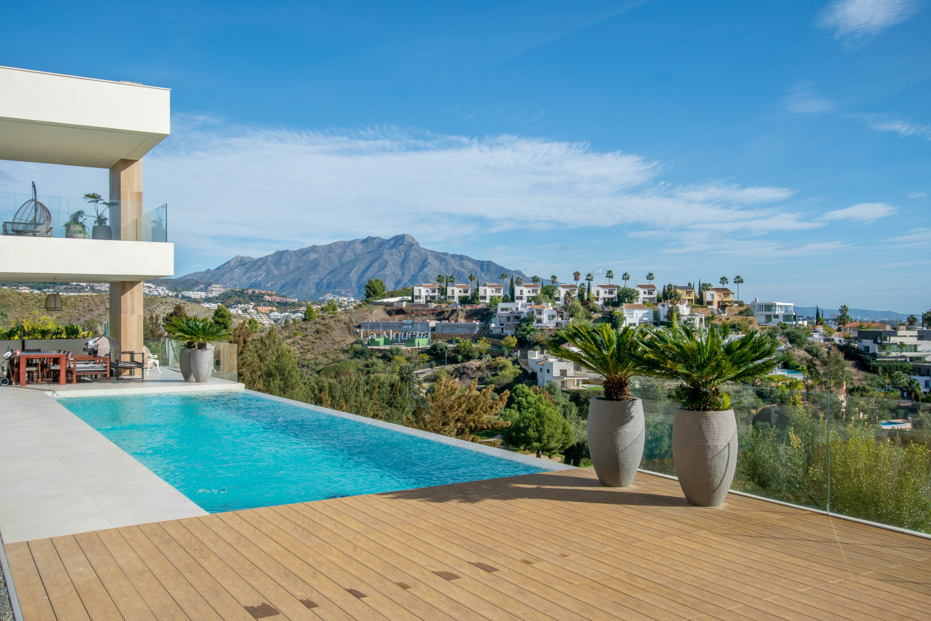 Image of Villa - 5 Bedrooms - 6 Bathrooms for Sale in Malaga-Benahavis-Spain, Image 1
