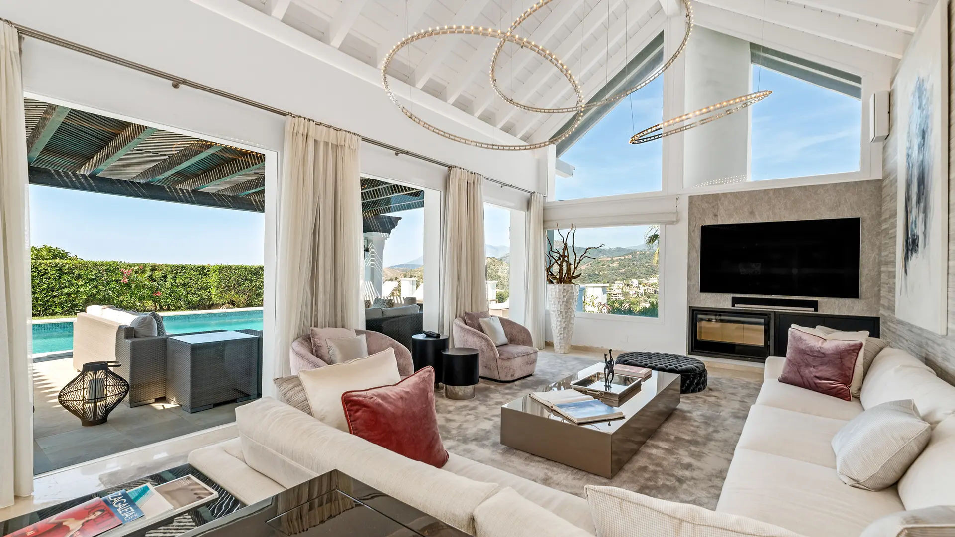  Image of Villa - 4 Bedrooms - 5 Bathrooms for sale in Malaga-Benahavis-Spain, Image 7