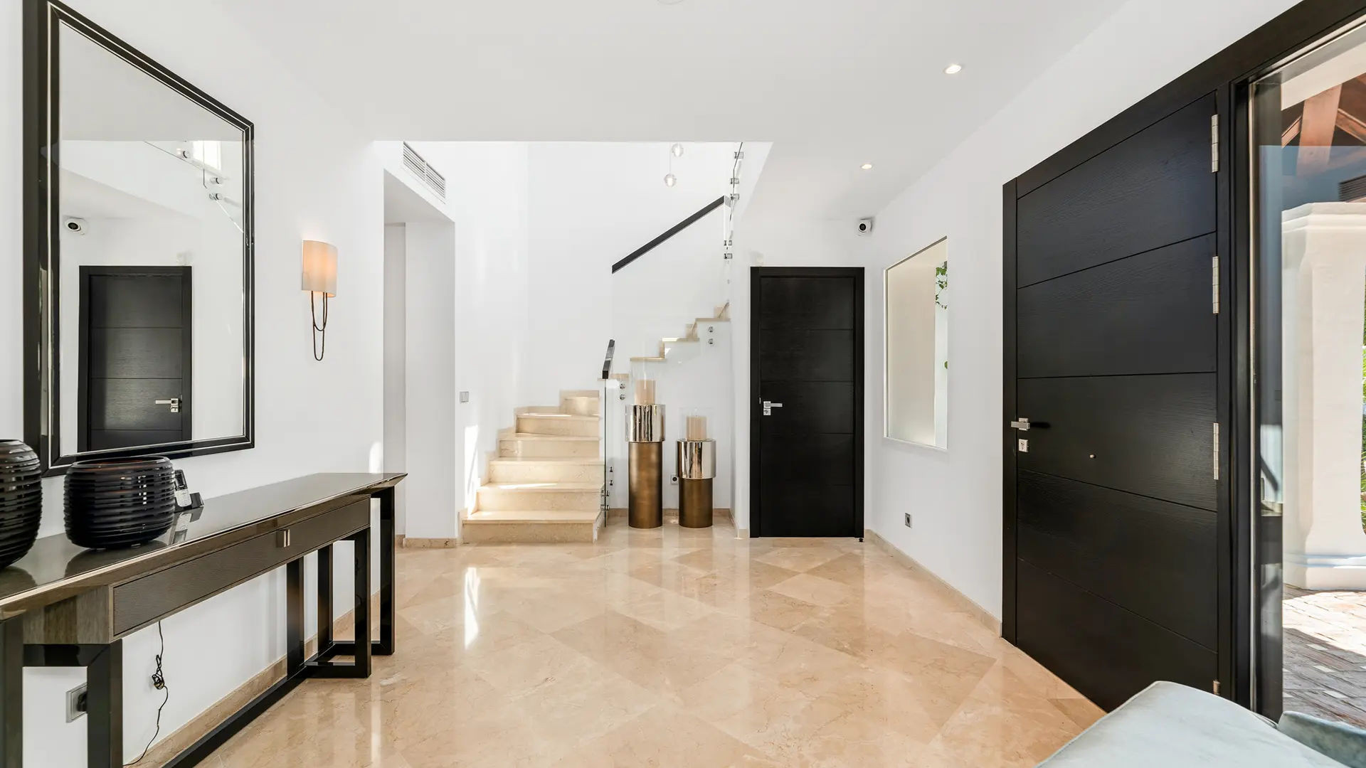  Image of Villa - 4 Bedrooms - 5 Bathrooms for sale in Malaga-Benahavis-Spain, Image 20