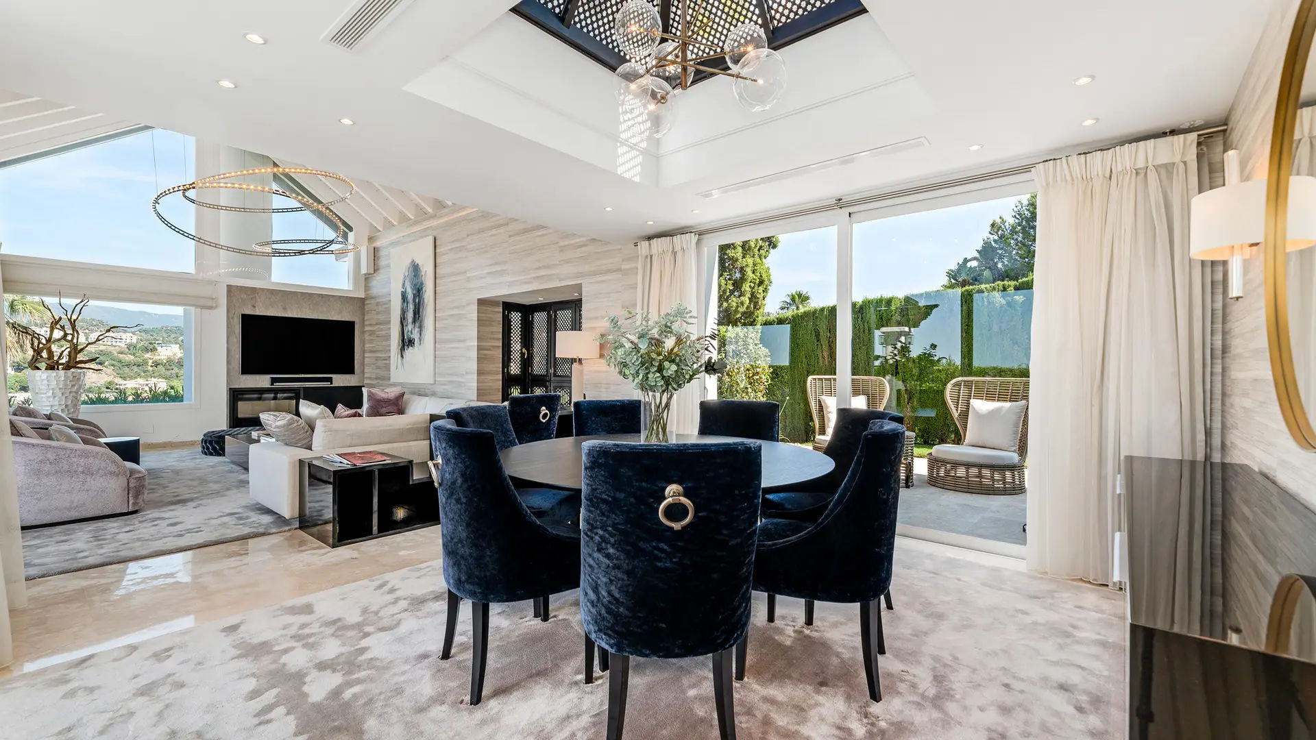  Image of Villa - 4 Bedrooms - 5 Bathrooms for sale in Malaga-Benahavis-Spain, Image 16
