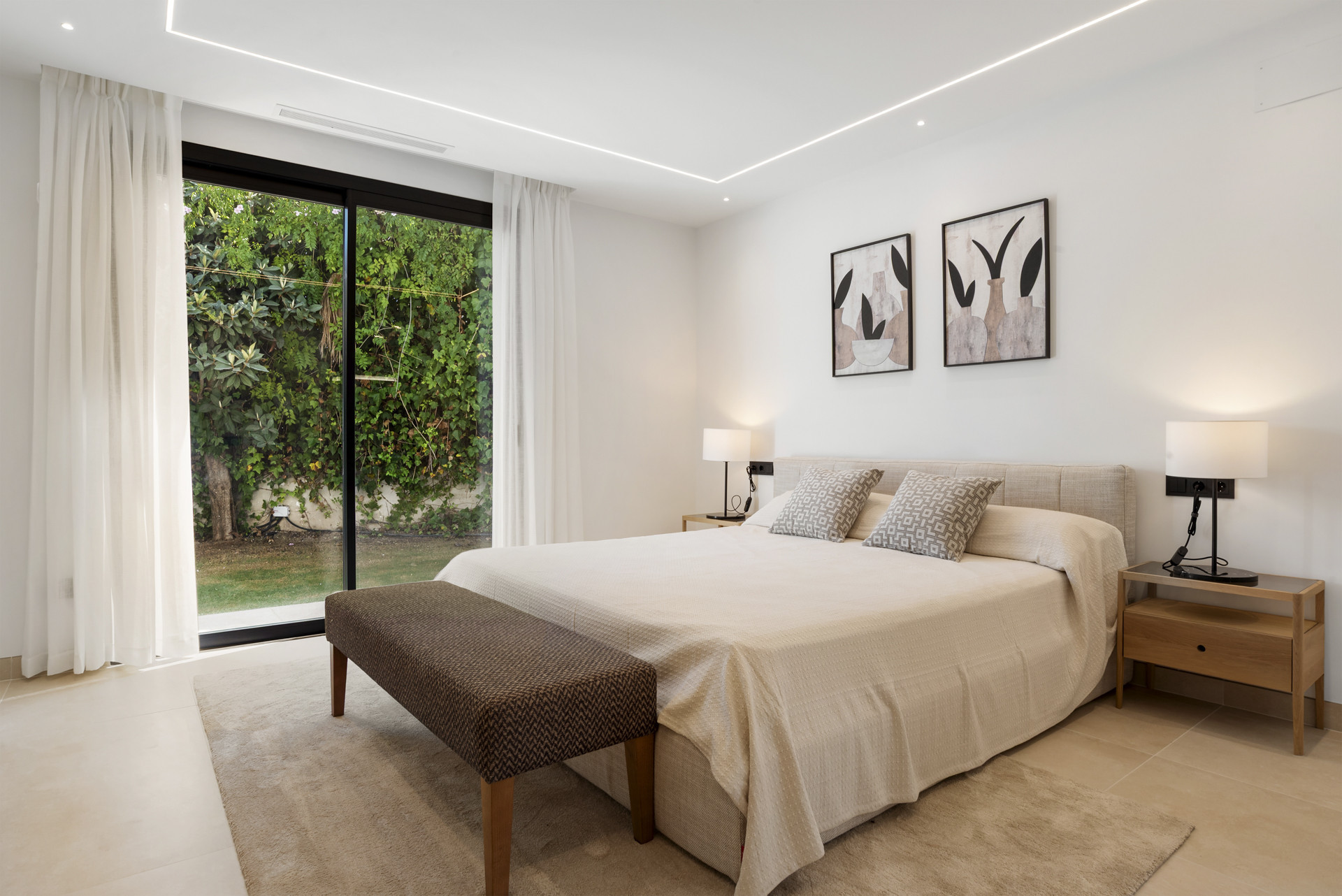  Image of Villa - 4 Bedrooms - 4 Bathrooms for sale in Malaga-San Pedro de Alcantara-Spain, Image 17