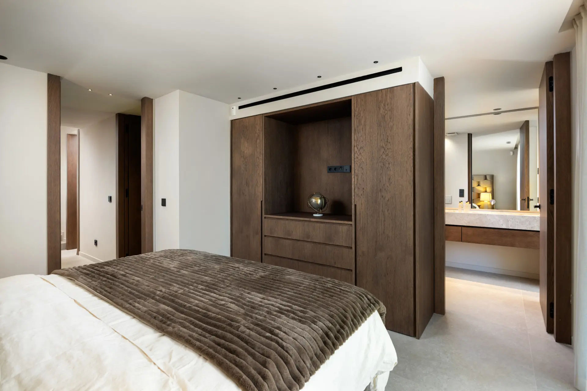  Image of Villa - 5 Bedrooms - 6 Bathrooms for sale in Malaga-Marbella-Spain, Image 9