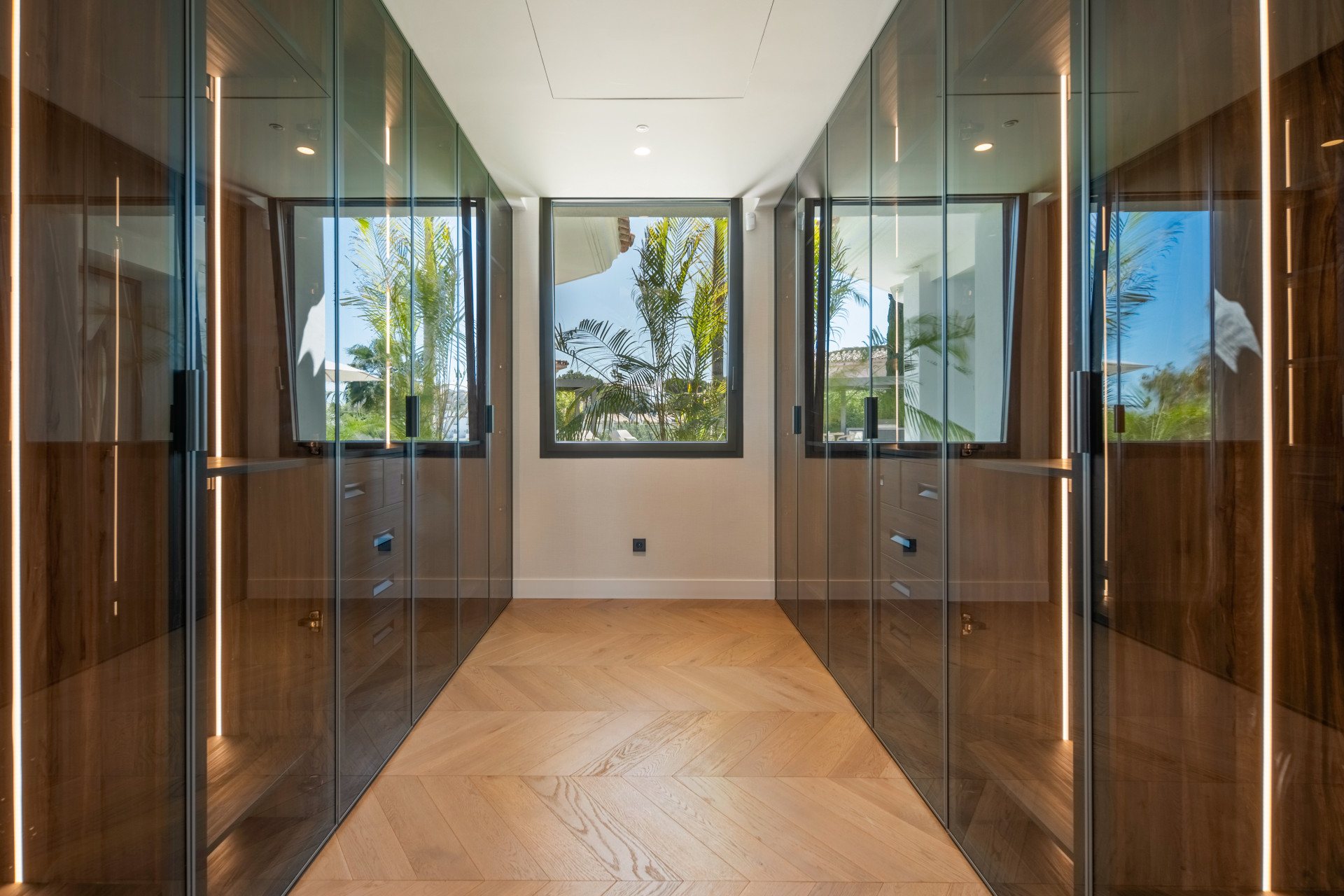  Image of Villa - 6 Bedrooms - 6 Bathrooms for sale in Malaga-Benahavis-Spain, Image 16