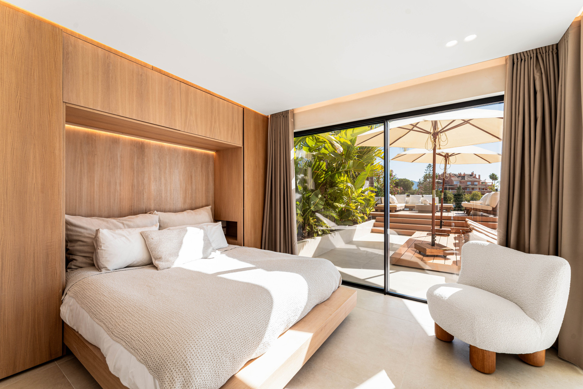 Image of Villa - 5 Bedrooms - 4 Bathrooms for Sale in Malaga-Marbella-Spain, Image 4