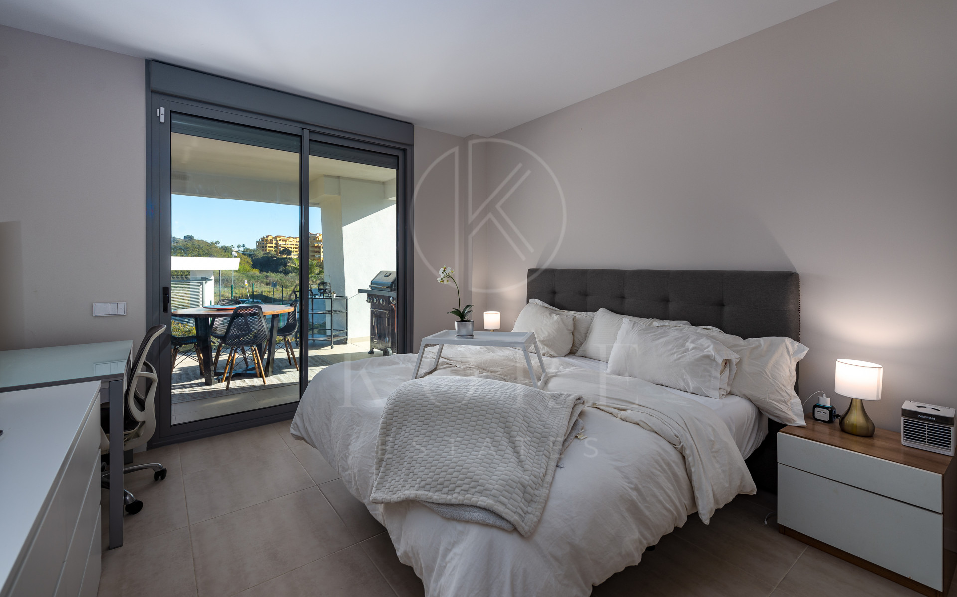 Brand New Modern Apartment with Top Amenities in Selwo Estepona