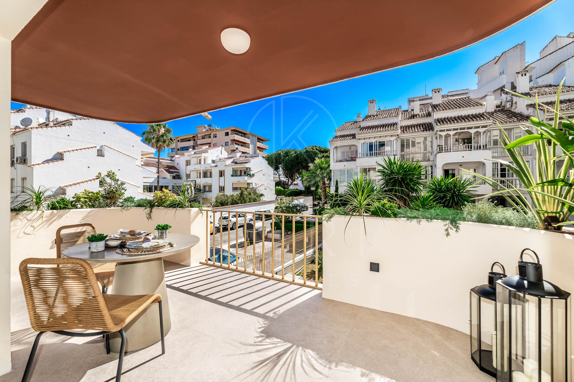 Apartamento El Trebol - Apartamento de lujo Smart en Prime Nueva Andalucía - Perfecto como una inversión de alquiler o la vida moderna