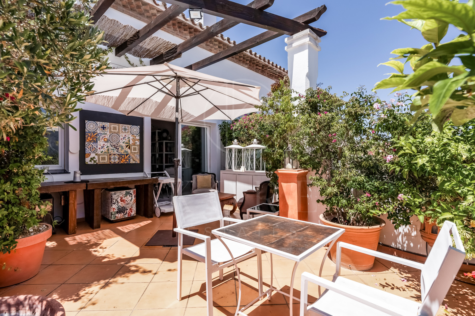 Incredible property with panoramic views!