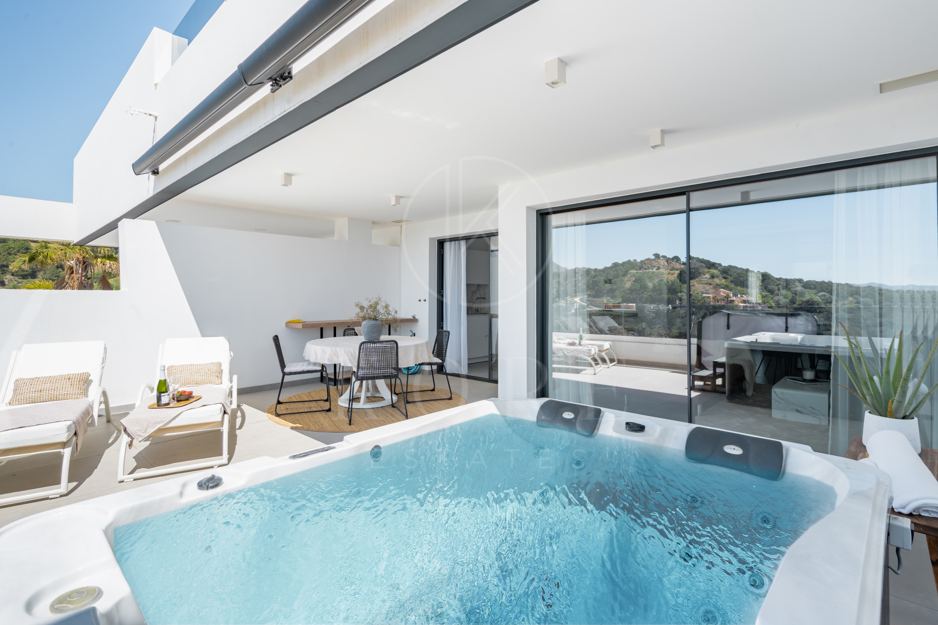 Exclusive Two-Bedroom Apartment in Mirador de Estepona Hills