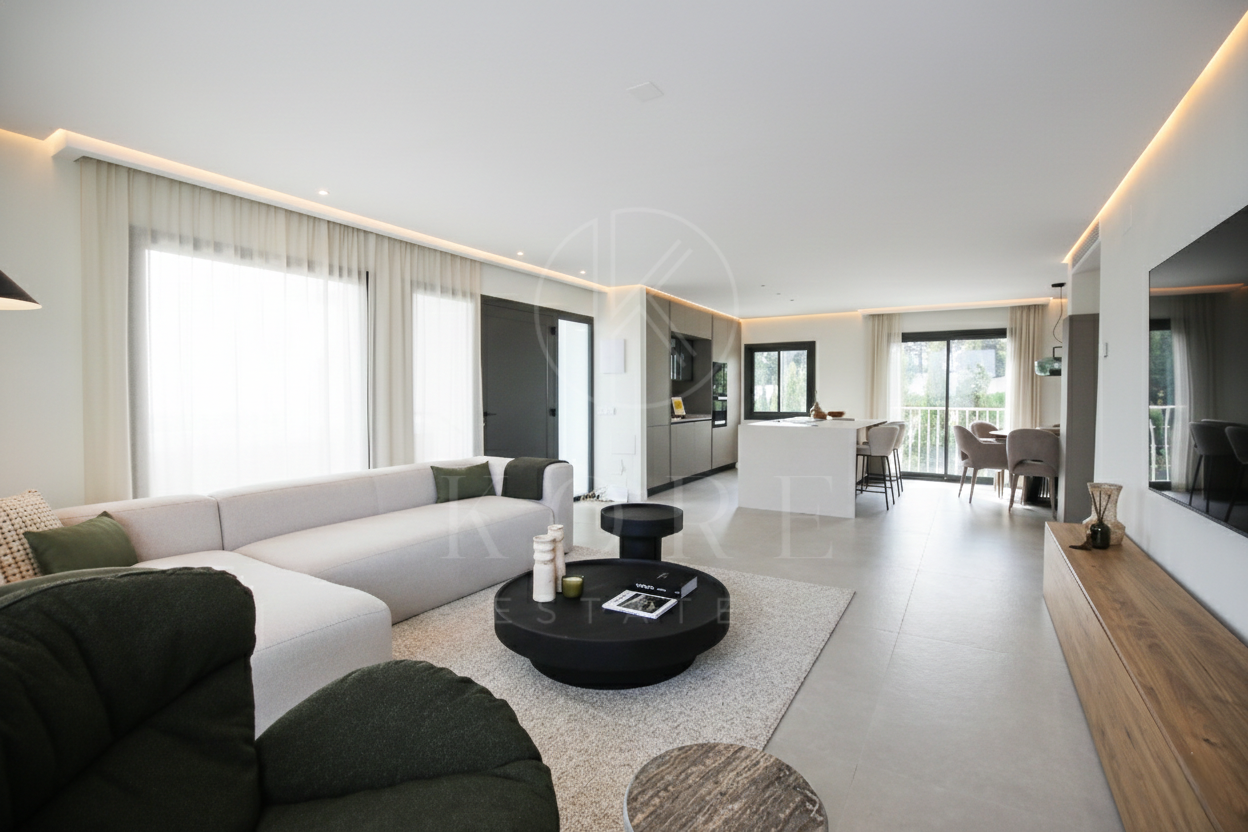 Increíble, hermoso ático de dos dormitorios en la comunidad cerrada de Jardines de Andalucía, Nueva Andalucia