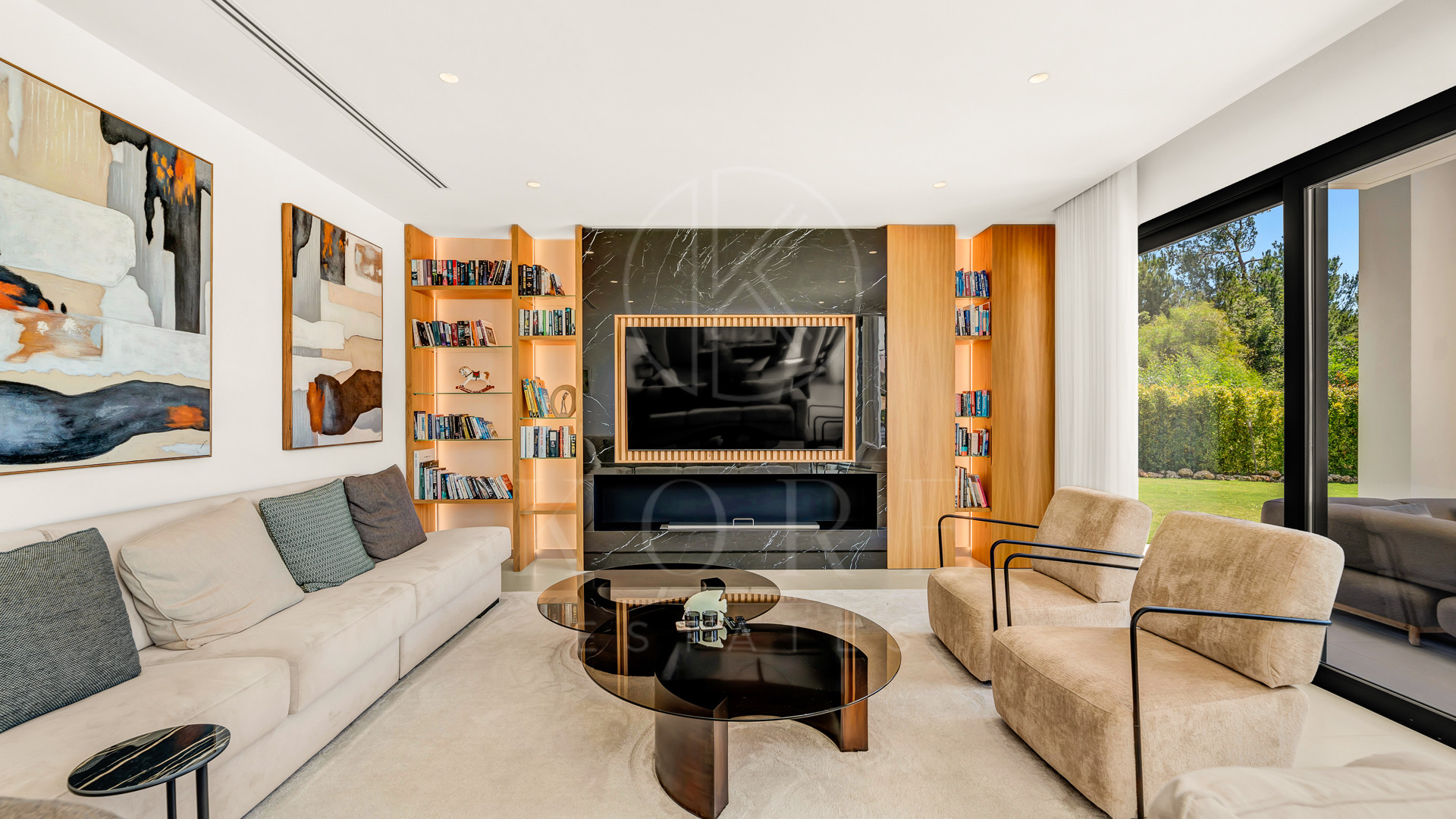 Sleek Contemporary Villa with Panoramic Views in Cascada de Camojan