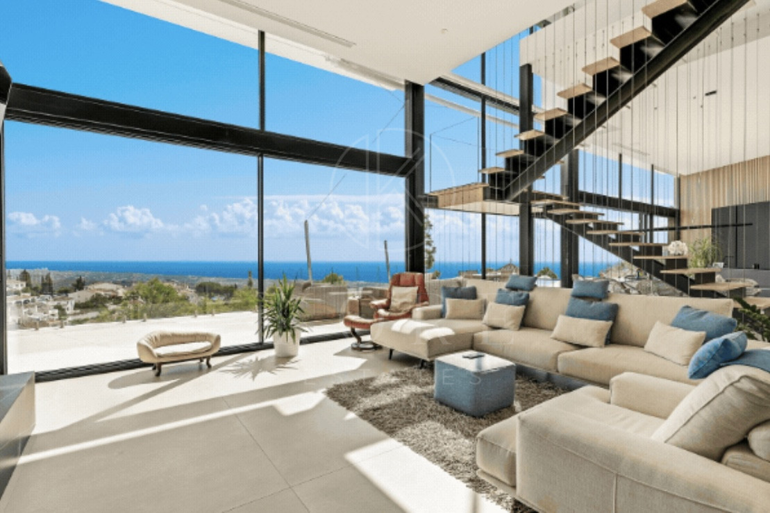 Villa in Altos de Los Monteros, Marbella with Exceptional Design