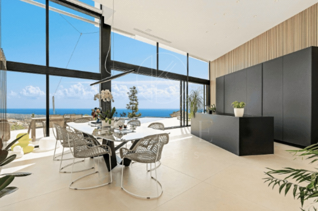 Villa in Altos de Los Monteros, Marbella with Exceptional Design
