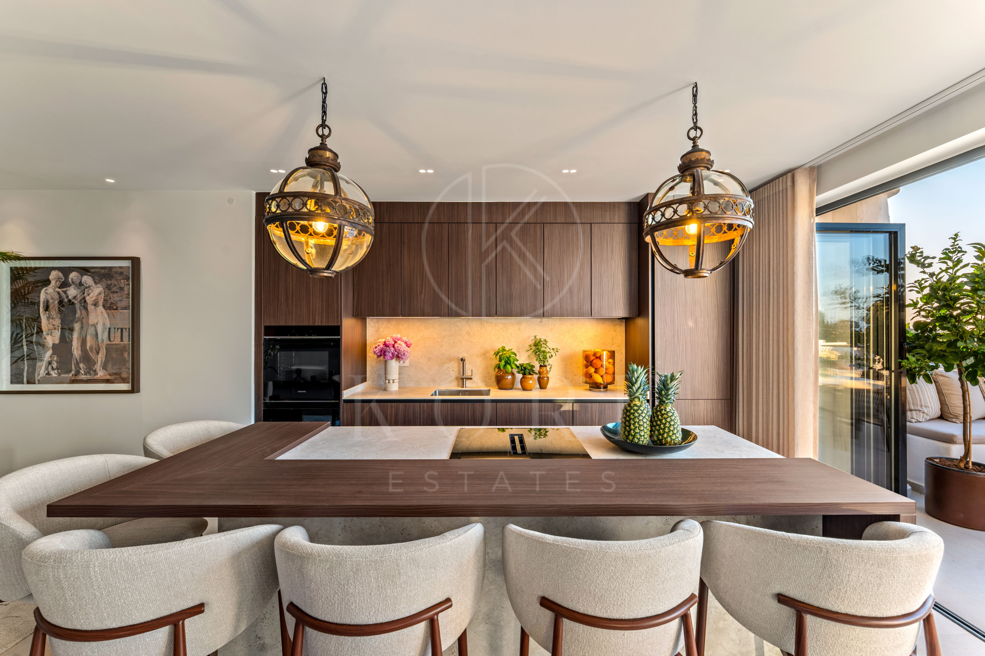 Renovated Luxury Apartment with Panoramic Sea Views on Marbella’s Golden Mile