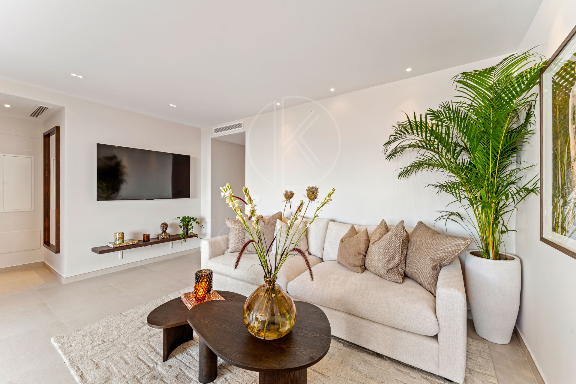 Renovated Luxury Apartment with Panoramic Sea Views on Marbella’s Golden Mile