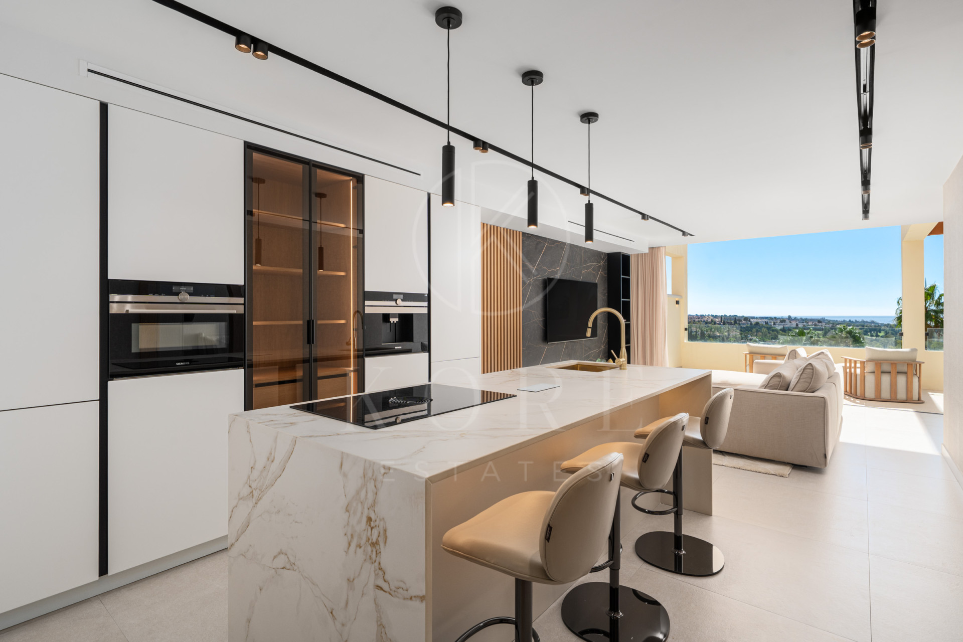 Elegant Renovated Apartment in Palacetes Los Belvederes
