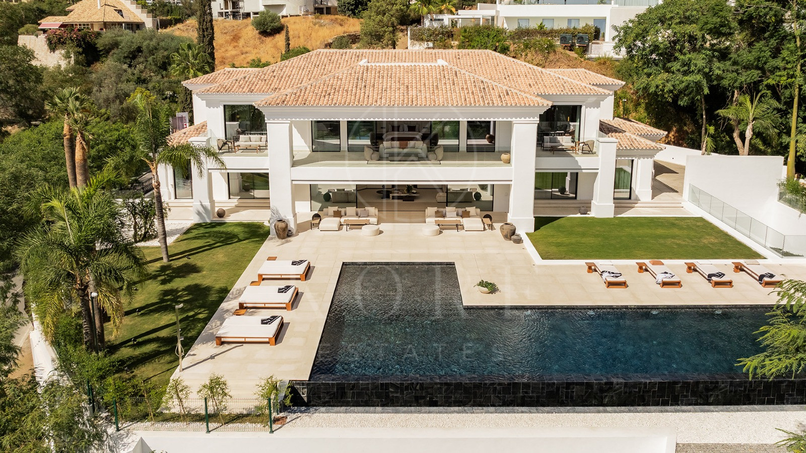 Villa for sale in La Quinta, Benahavis