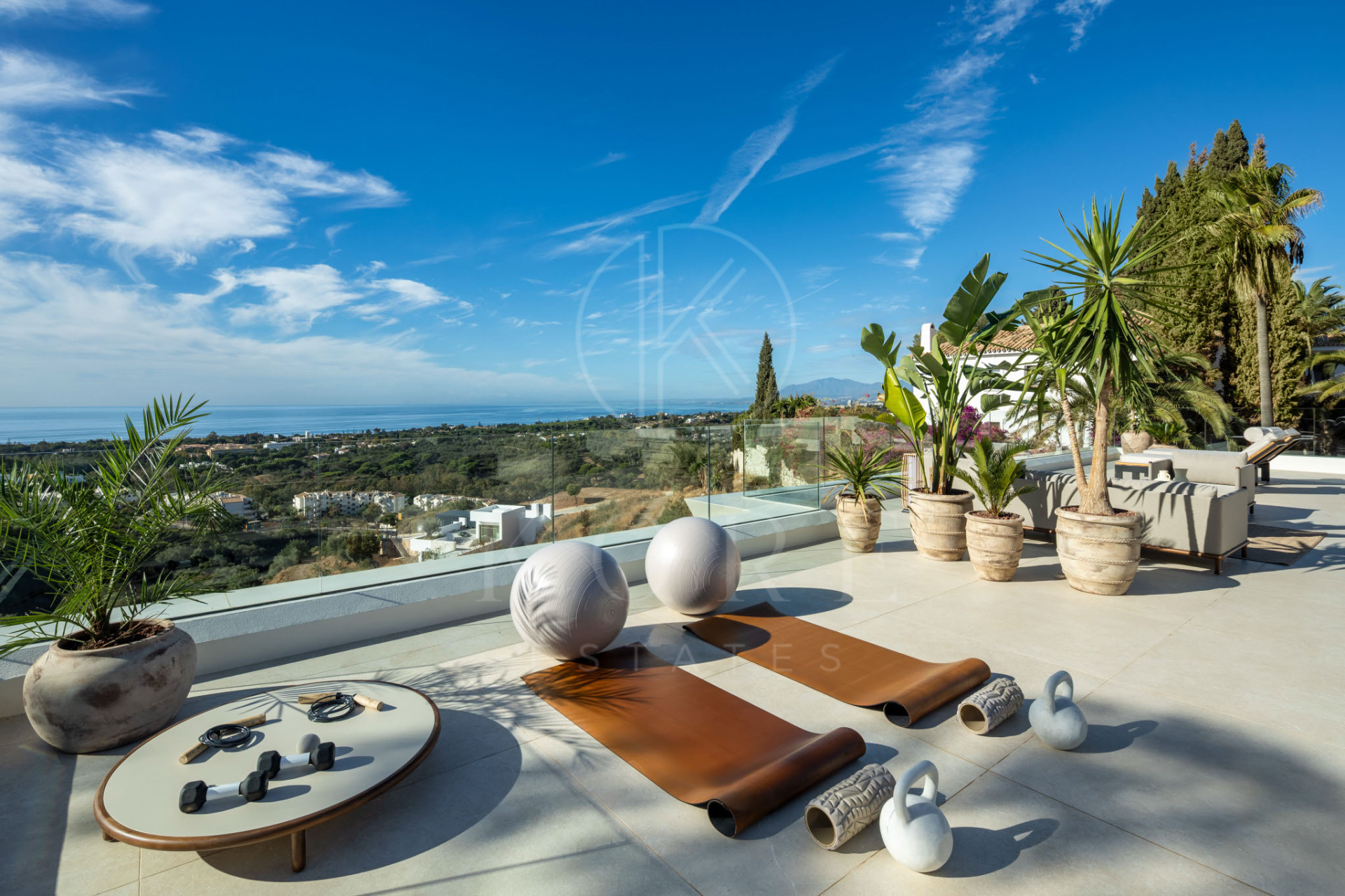 Turnkey Contemporary Villa with Sea Views in Marbella East