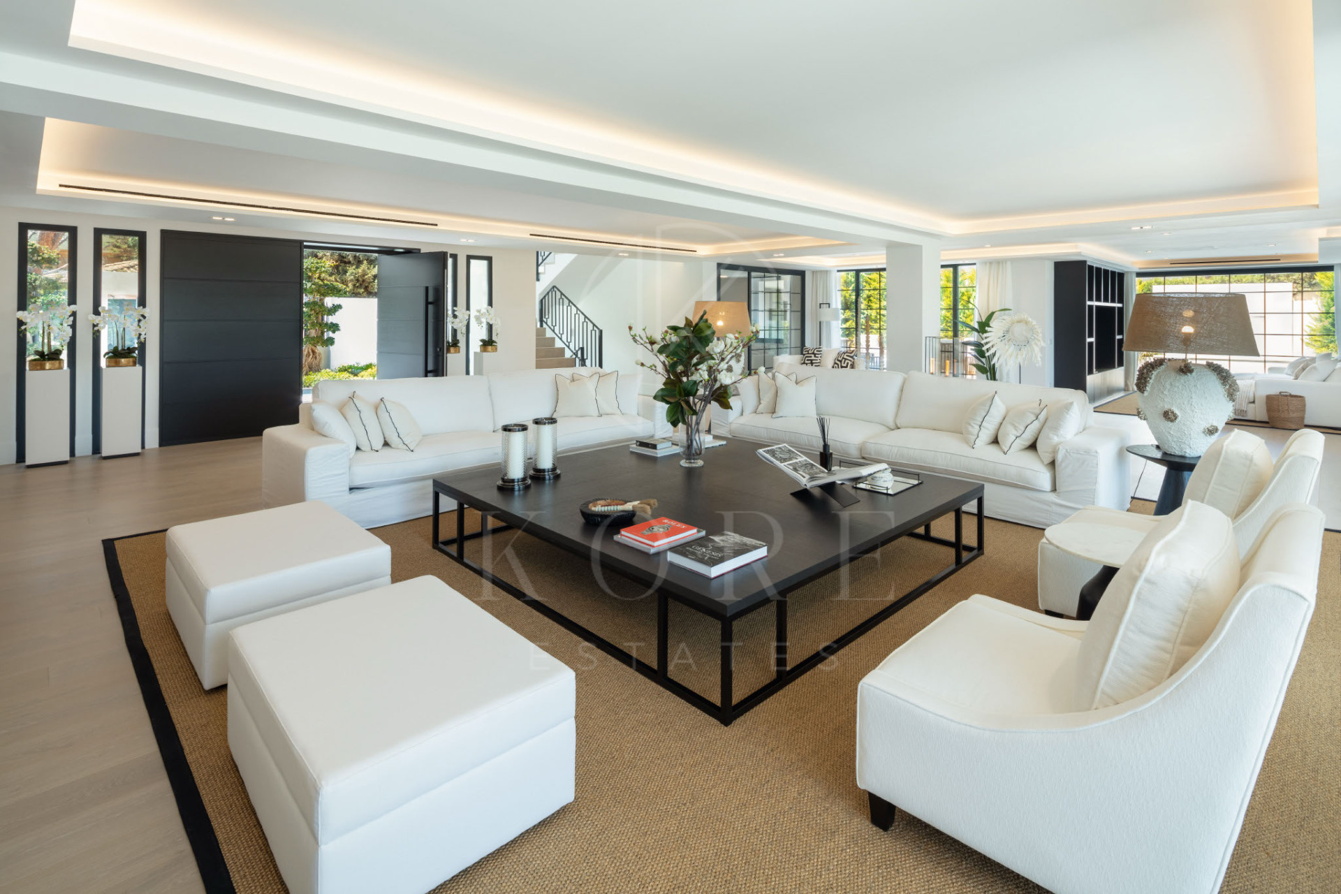 Luxury Frontline Golf Villa with La Concha Views in Las Brisas