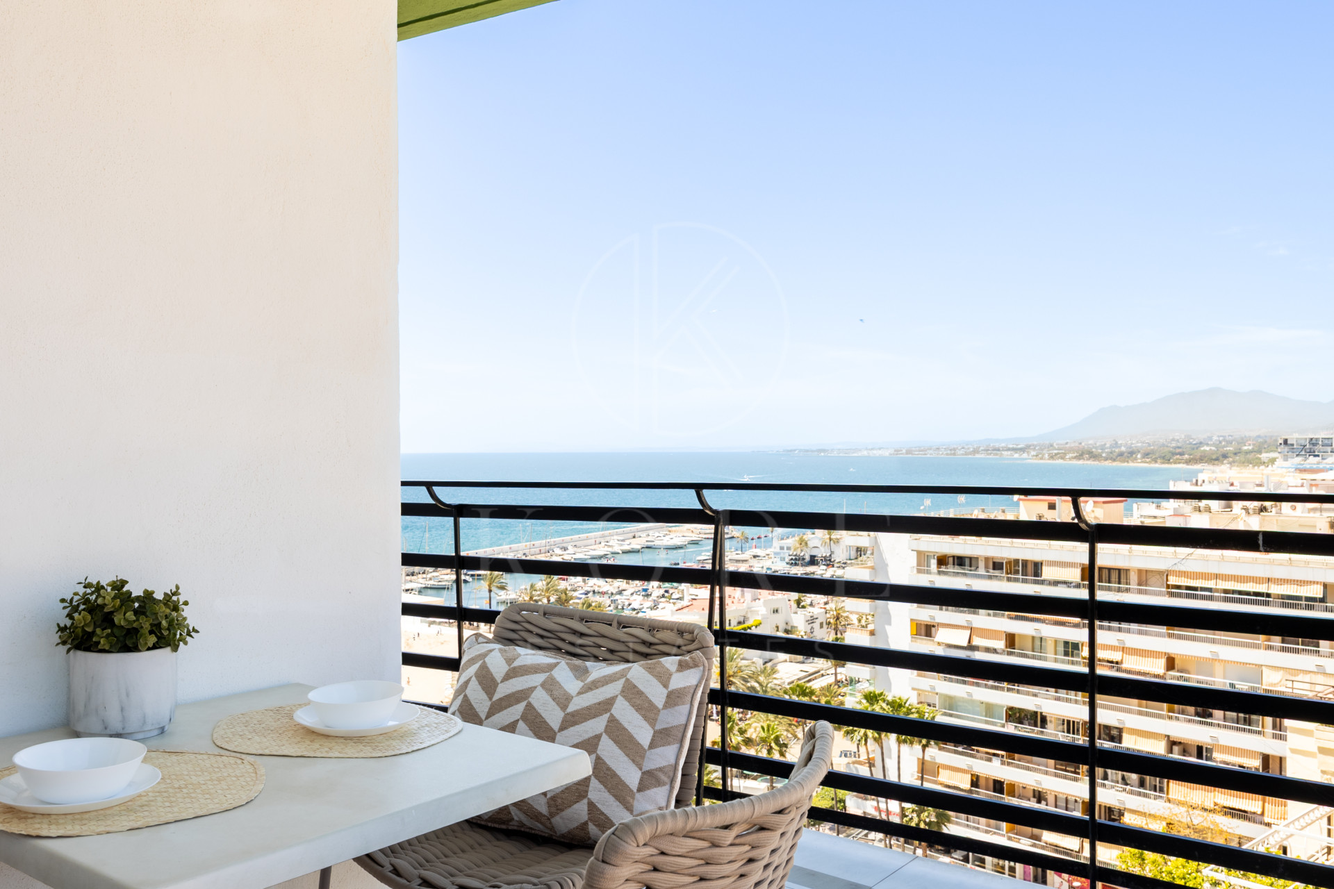 Beachfront apartment in the heart of Marbella