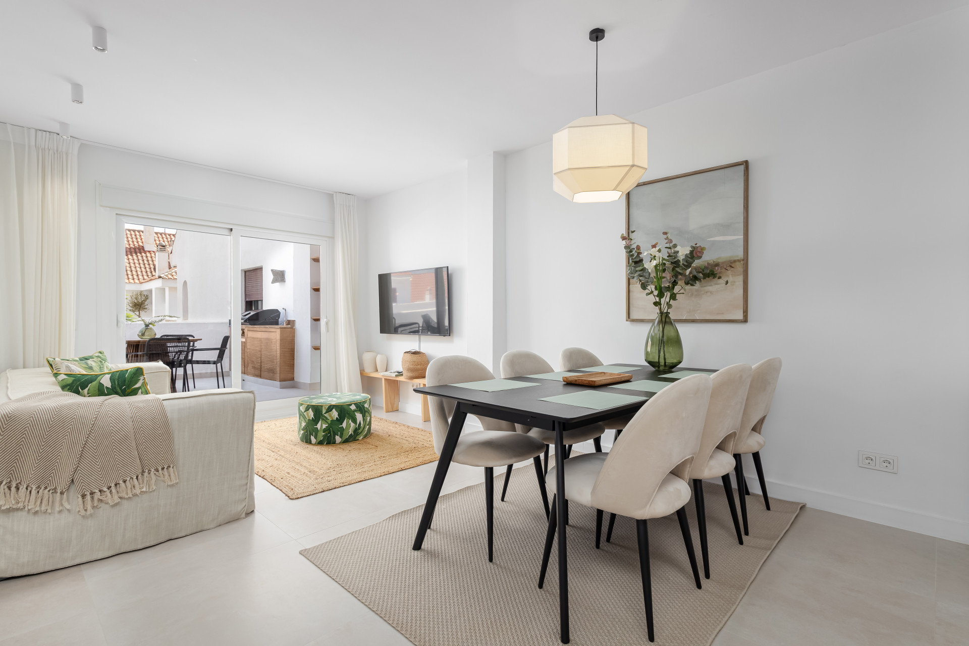 Exclusive Newly Renovated Apartment in Nueva Andalucía, Maenstranza