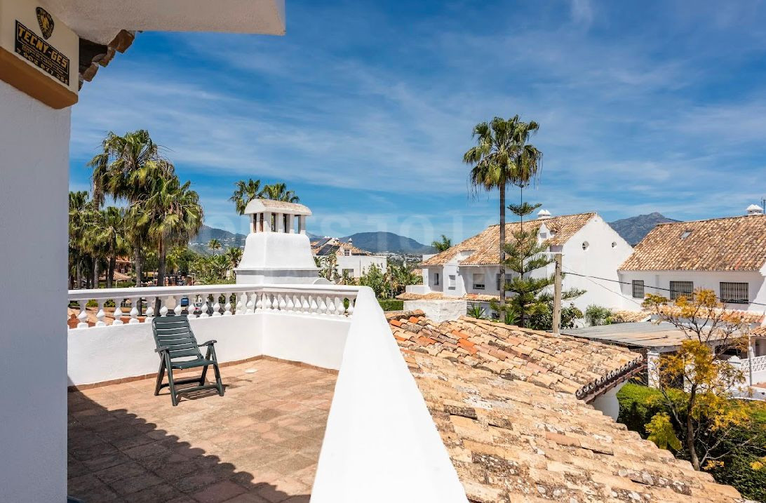 Villa zur Langzeitmiete in New Golden Mile, Estepona Ost