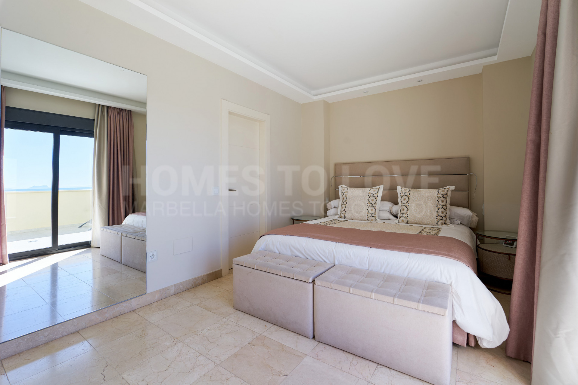 Ático de lujo en Bel Air, Estepona con vistas panorámicas