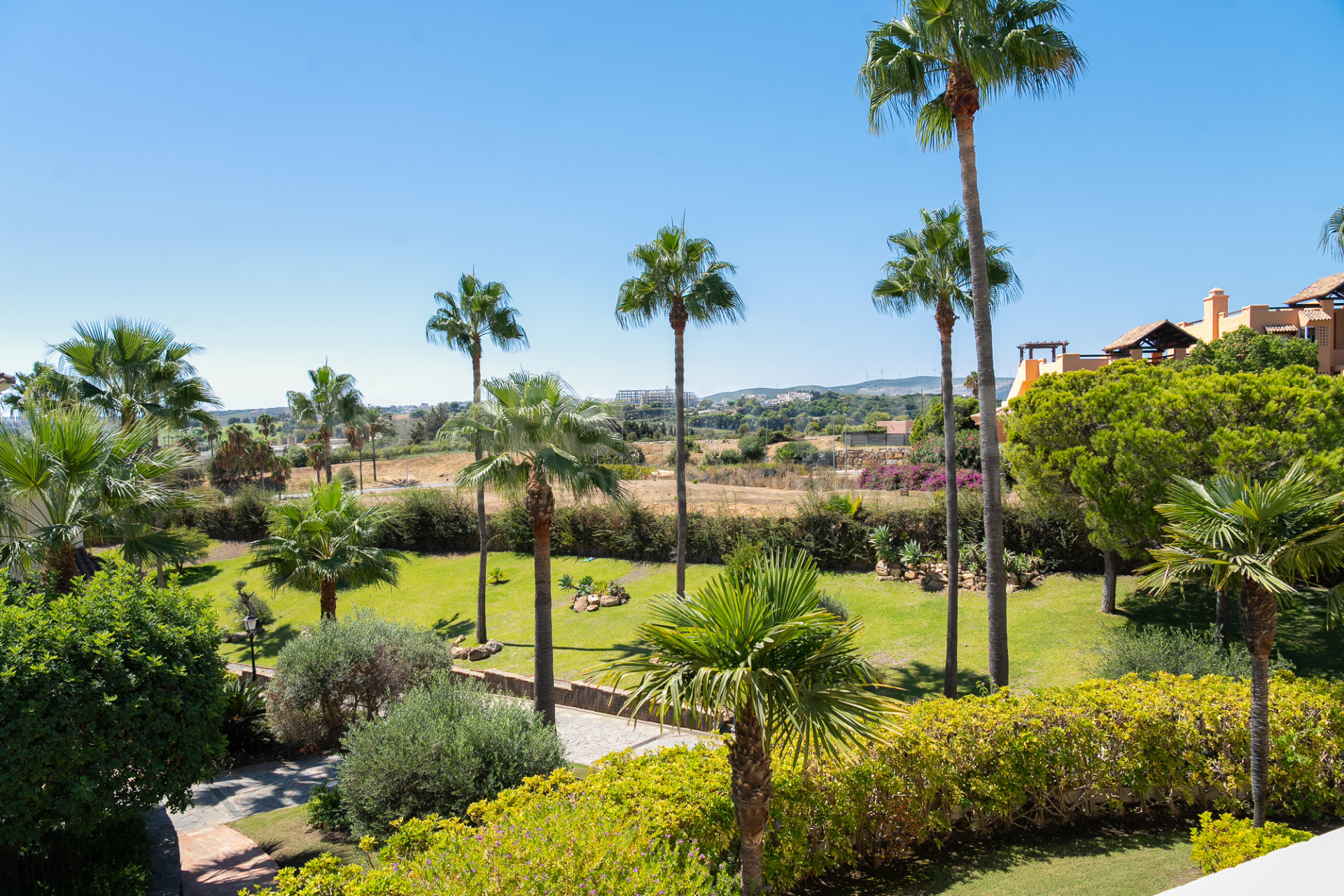 Апартамент на продажу в Majestic, Casares del Sol - Casares Golf