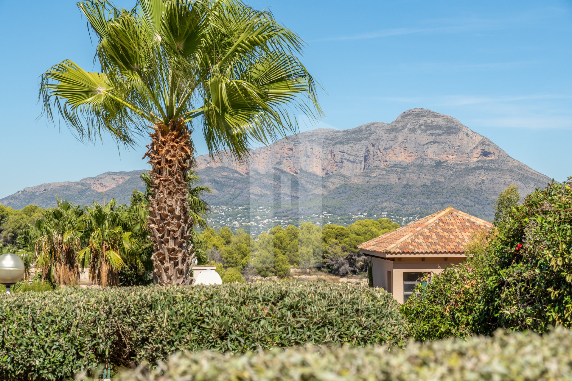 woning in Jávea Luxe villa in Jávea met privéspa, verwarmd zwembad en uitzicht op Montgó.