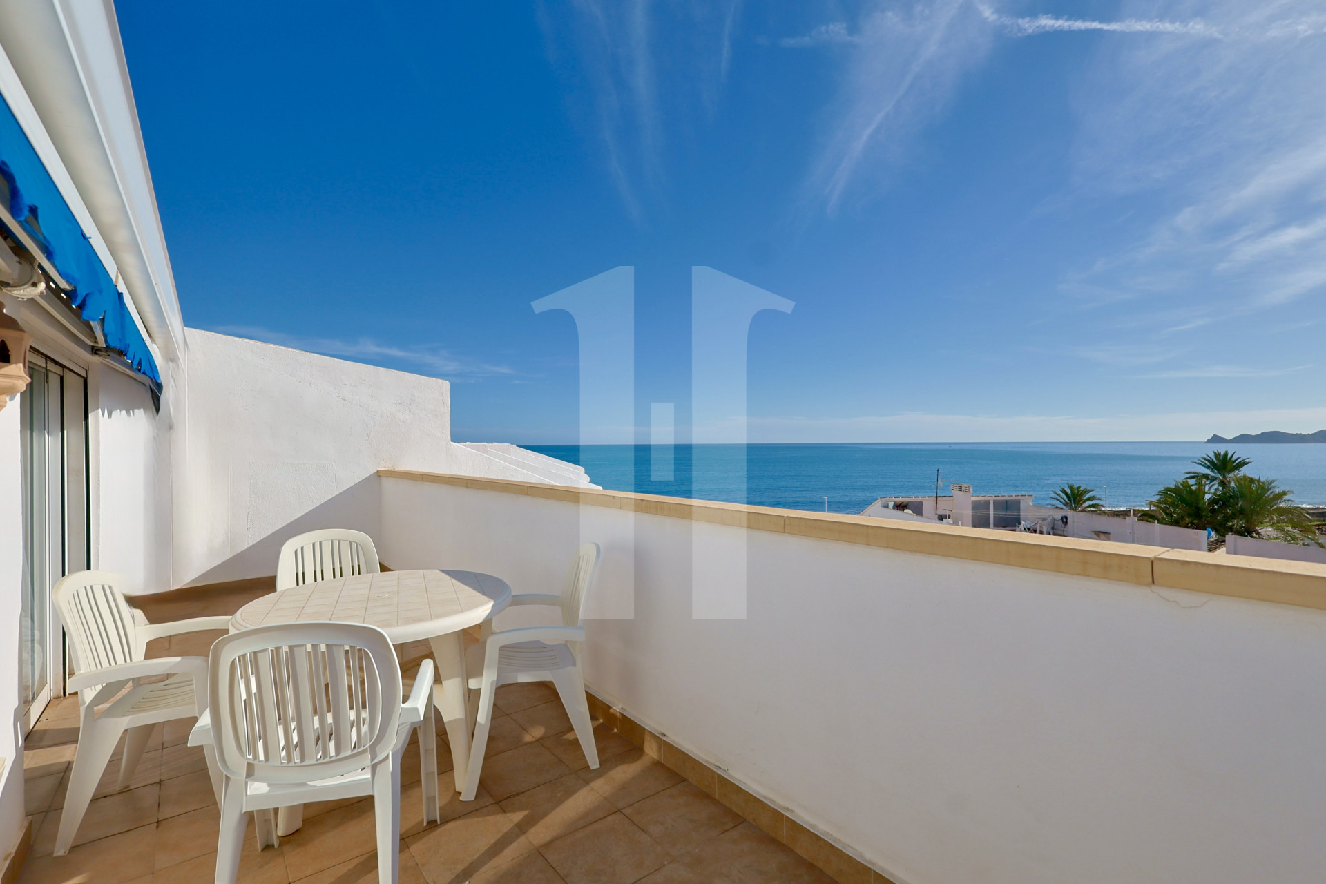 vivienda en Jávea Apartamento en primera línea de mar, en pleno Puerto de Jávea
