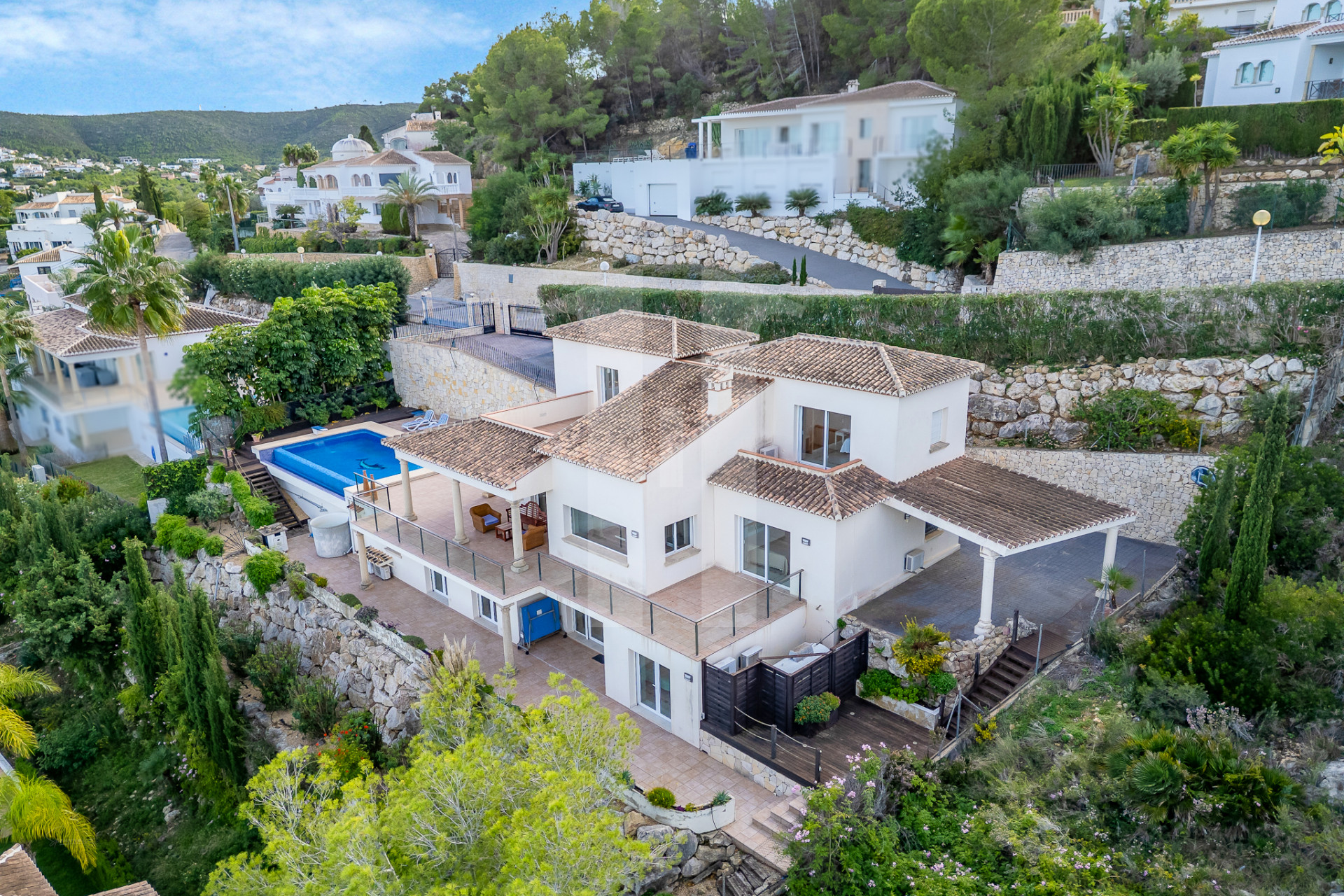 Villa de luxe avec vue imprenable sur la mer à Jávea près de la plage