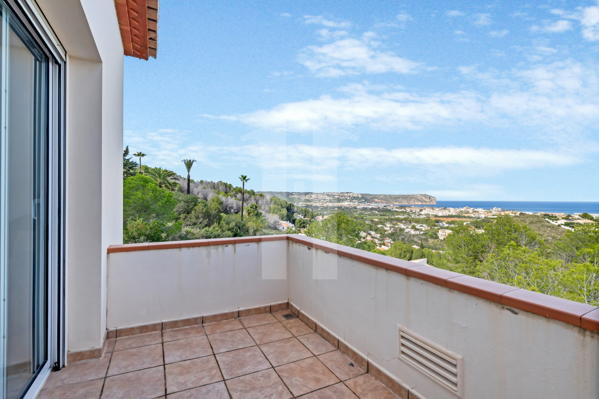 Villa de luxe avec vue imprenable sur la mer à Jávea près de la plage