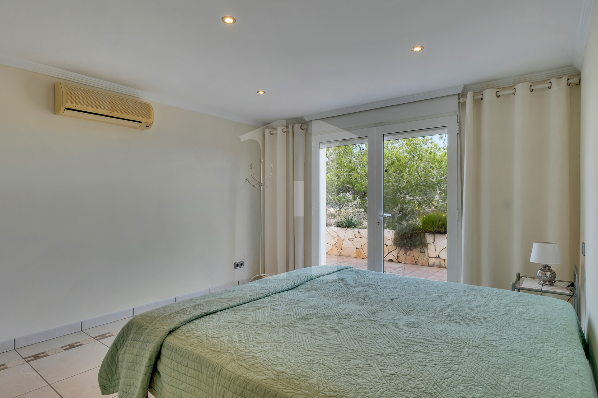 Villa de luxe avec vue imprenable sur la mer à Jávea près de la plage