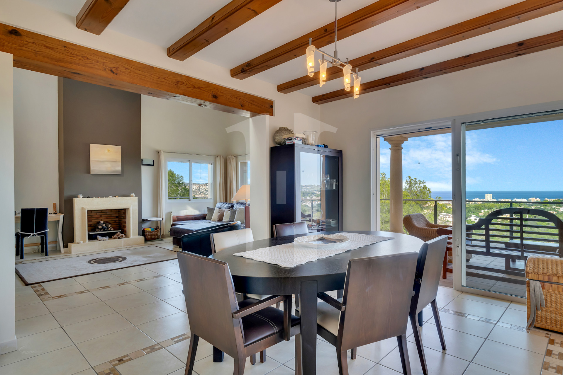 Villa de luxe avec vue imprenable sur la mer à Jávea près de la plage