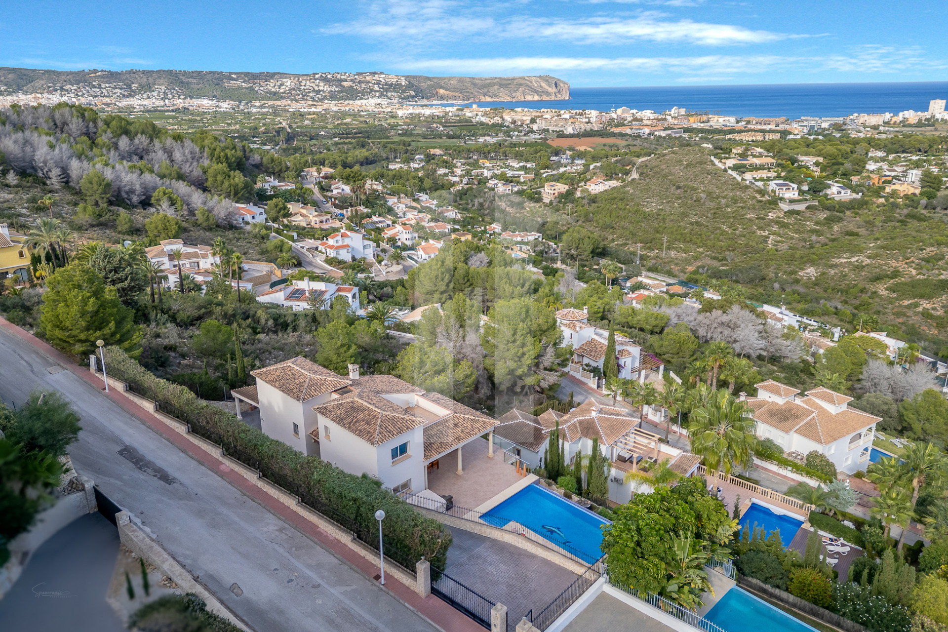 Villa de luxe avec vue imprenable sur la mer à Jávea près de la plage