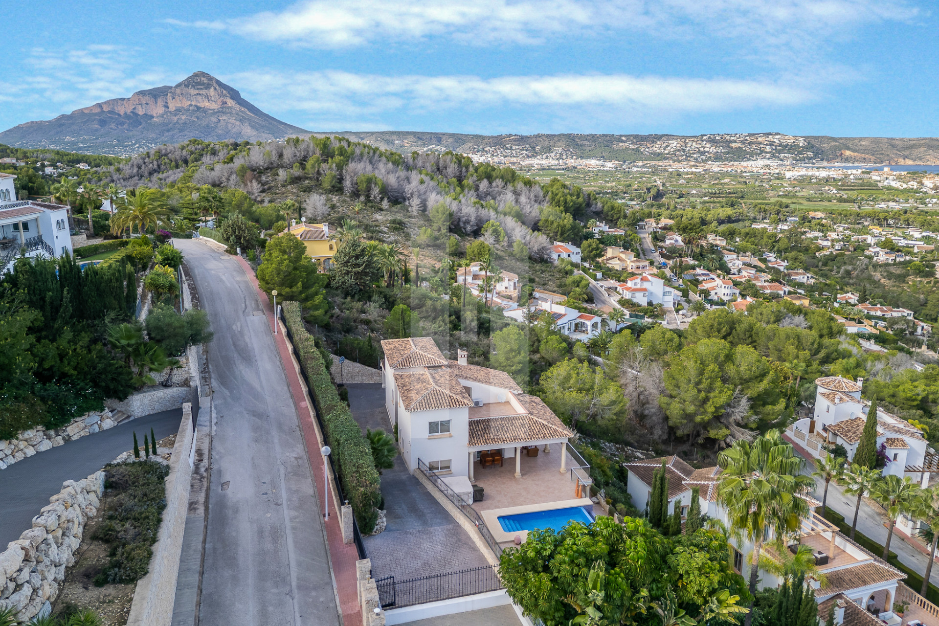 Villa de luxe avec vue imprenable sur la mer à Jávea près de la plage