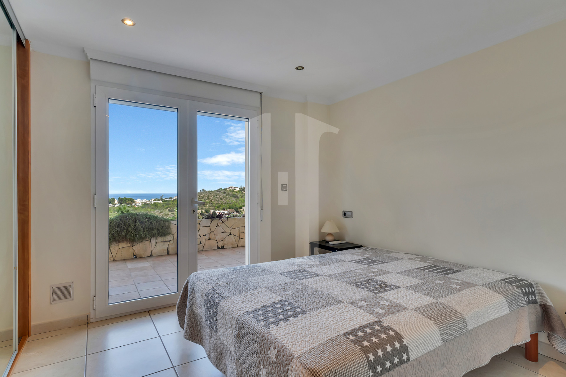 Villa de luxe avec vue imprenable sur la mer à Jávea près de la plage