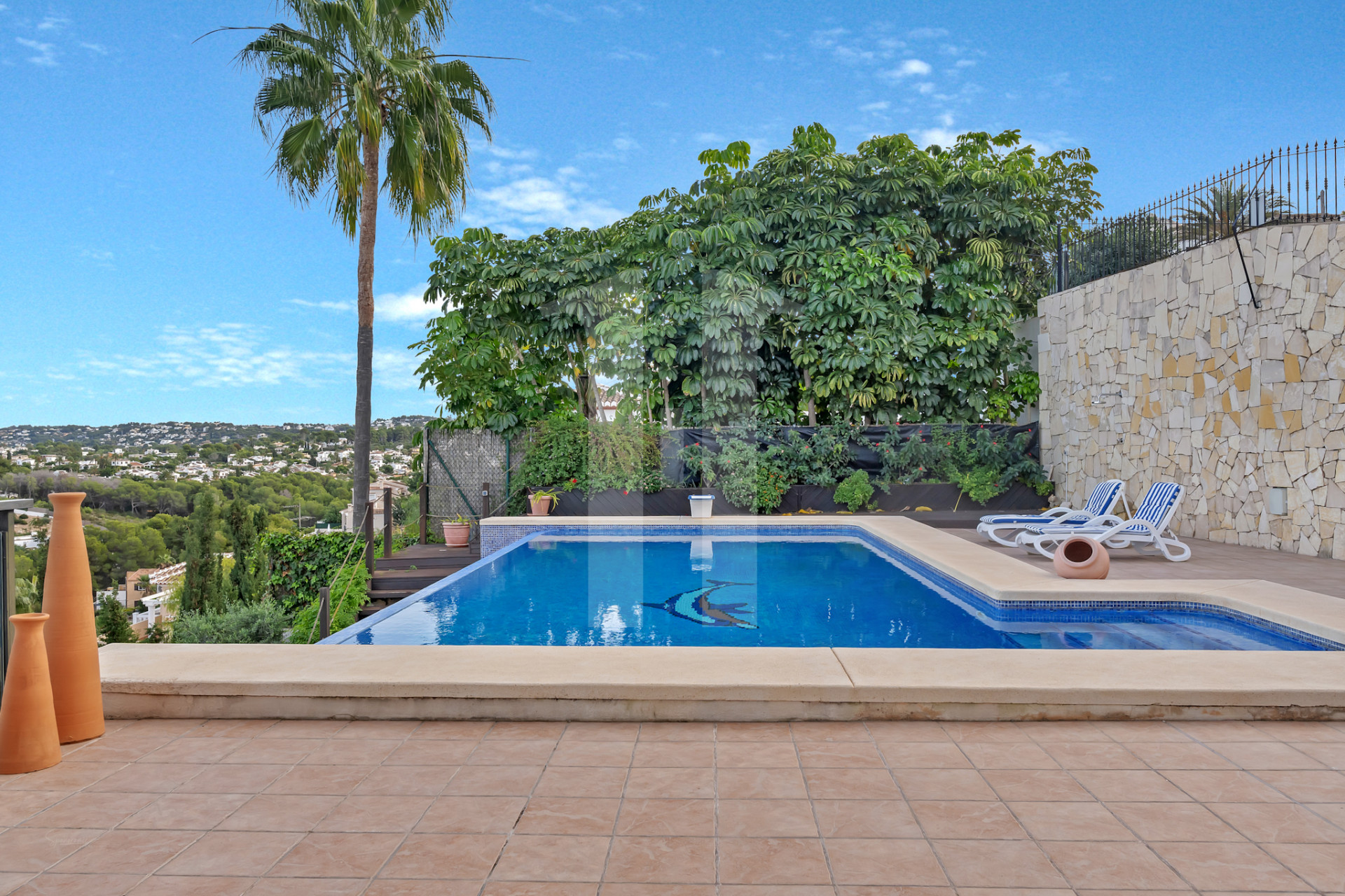 Villa de luxe avec vue imprenable sur la mer à Jávea près de la plage