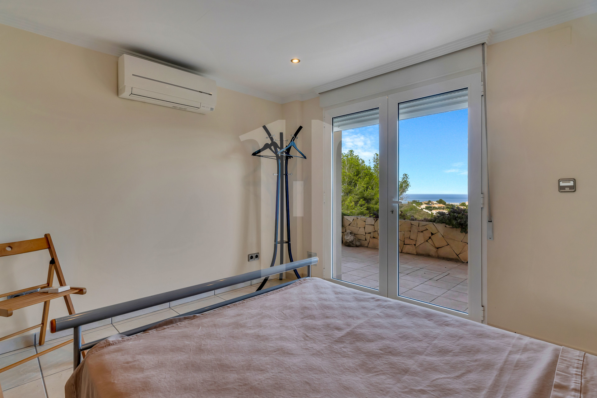 Villa de luxe avec vue imprenable sur la mer à Jávea près de la plage